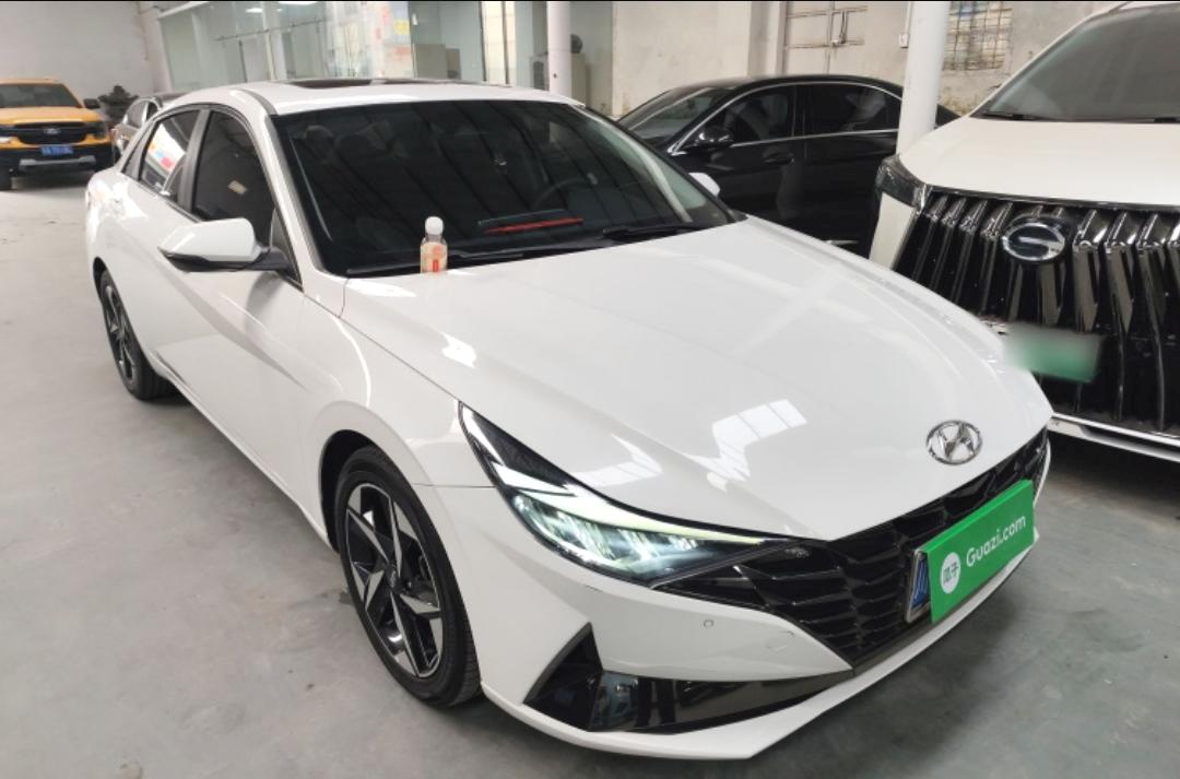 Hyundai Elantra 1.5L CVT LUX Premium Edition