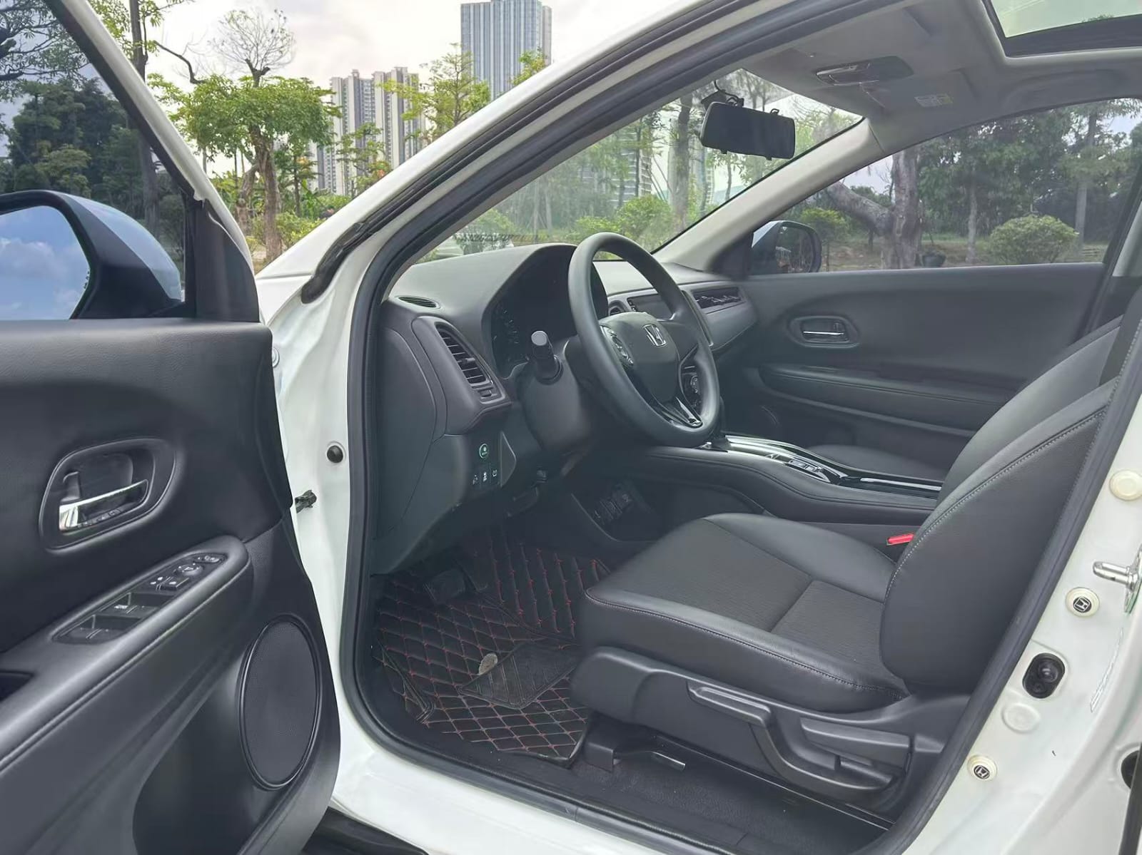 Honda Vezel 1.5L Pioneer