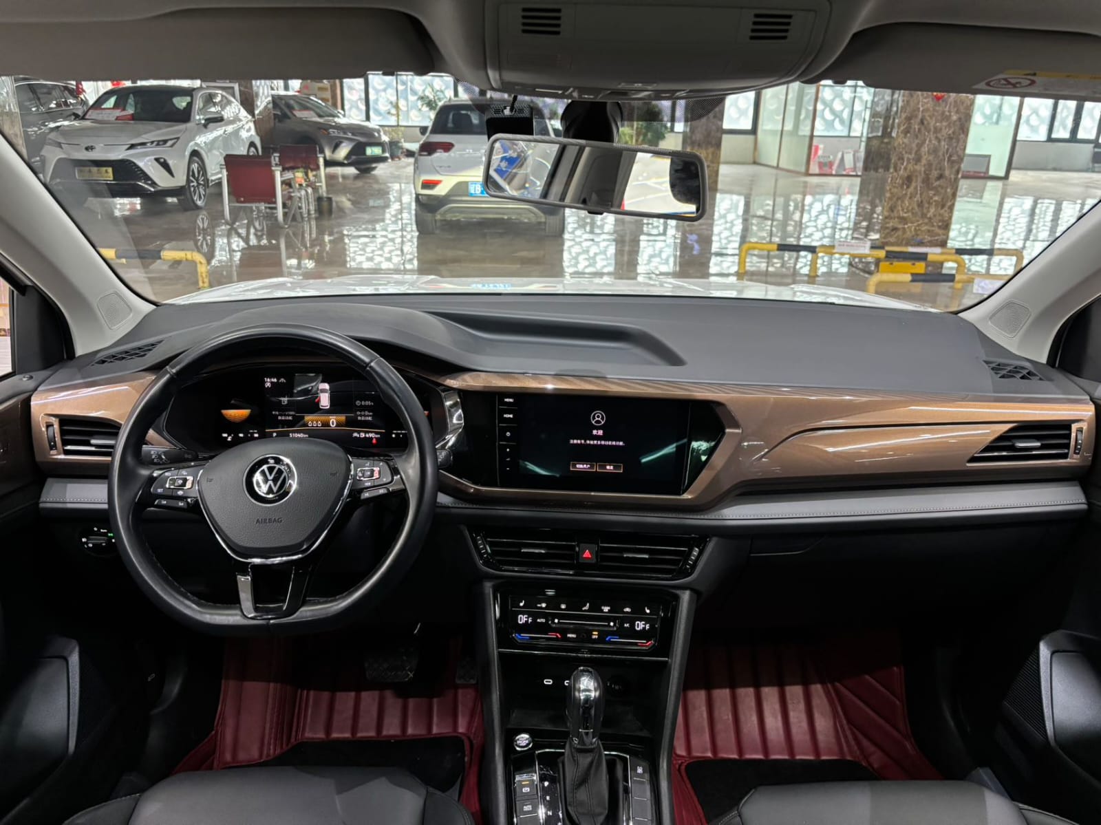 Volkswagen Tharu 280TSI Deluxe Edition