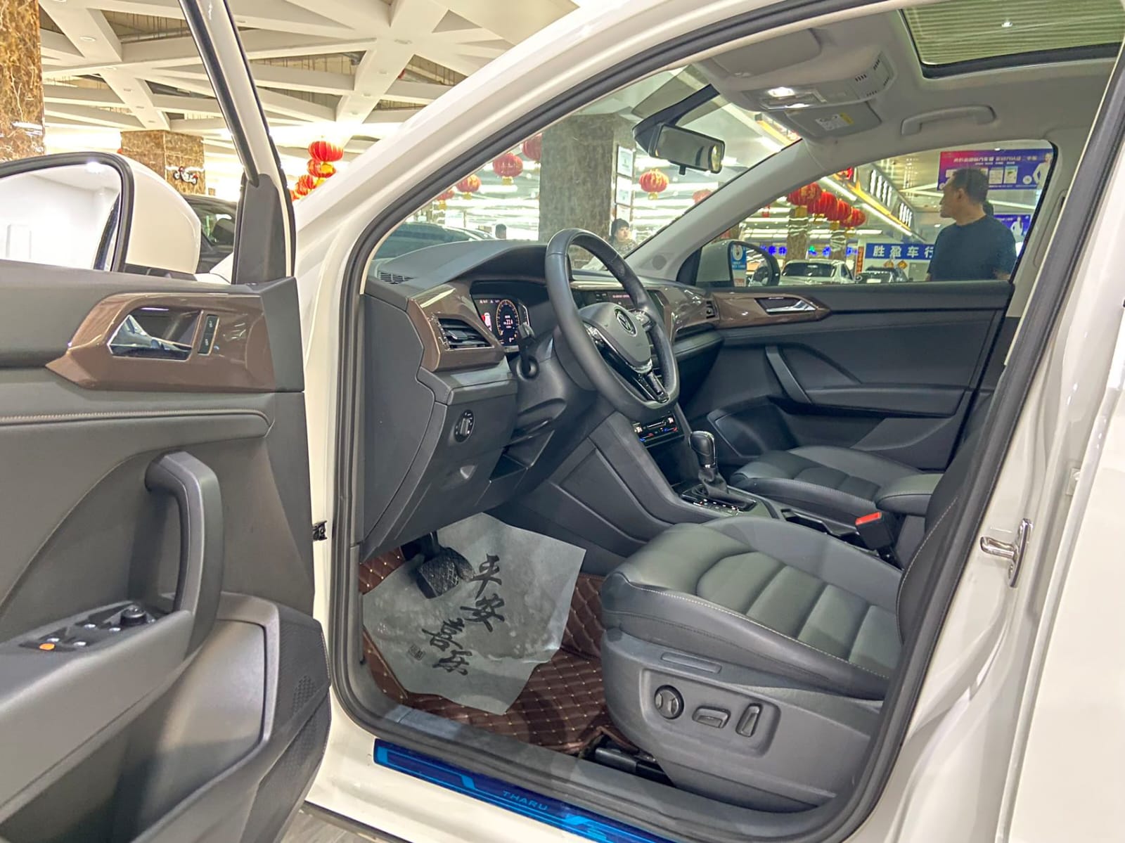 Volkswagen Tharu 280TSI Deluxe Edition