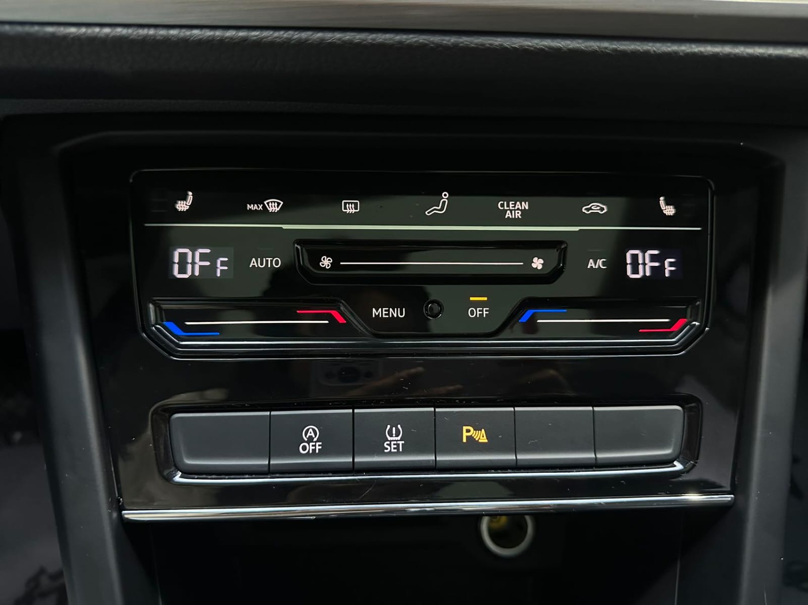 Volkswagen Touran L 280TSI DSG Extended Edition (7 мест)