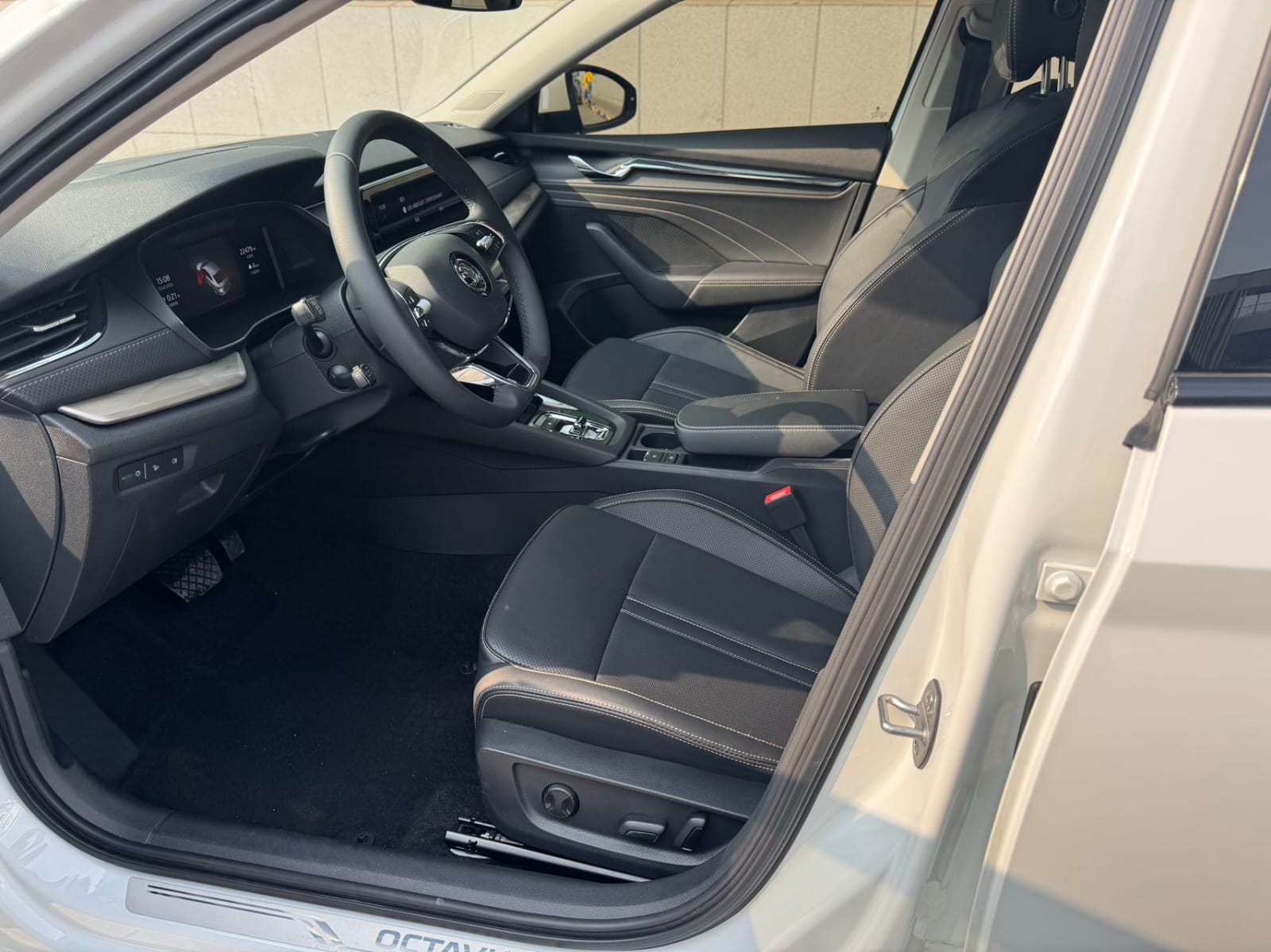 Skoda Octavia Pro 1.4TSI 280 Deluxe Edition