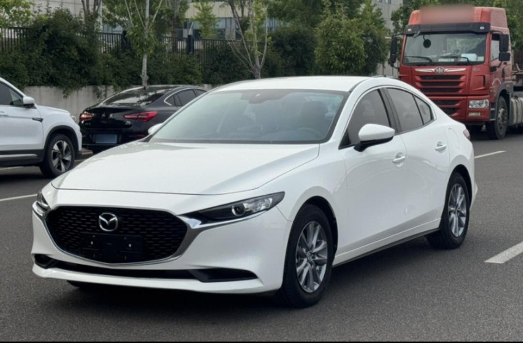 Mazda 3 Axela 1.5L Automatic Edition