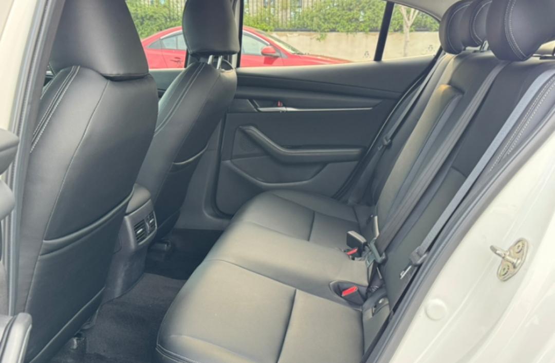 Mazda 3 Axela 1.5L Automatic Edition