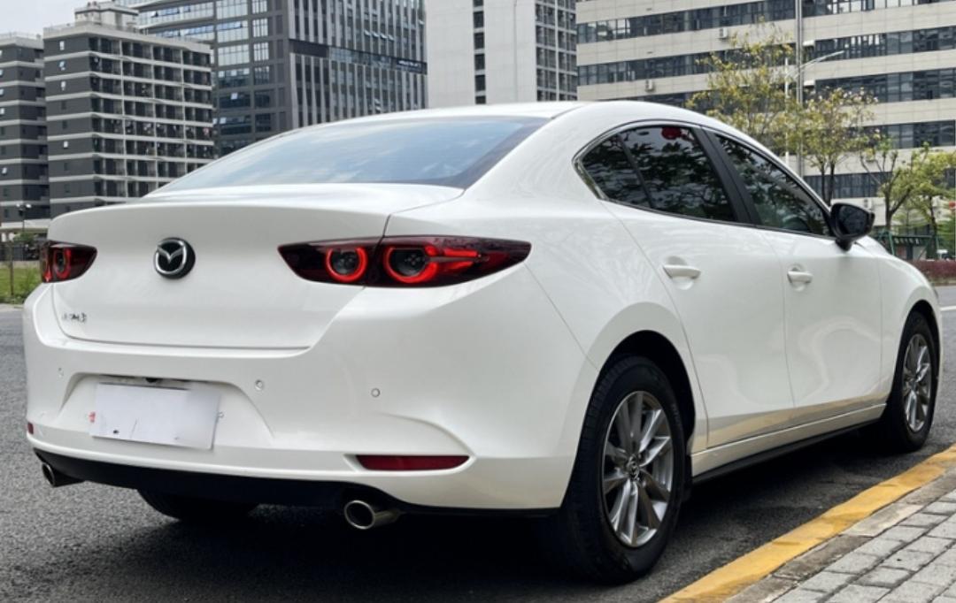Mazda 3 Axela 2.0L Automatic