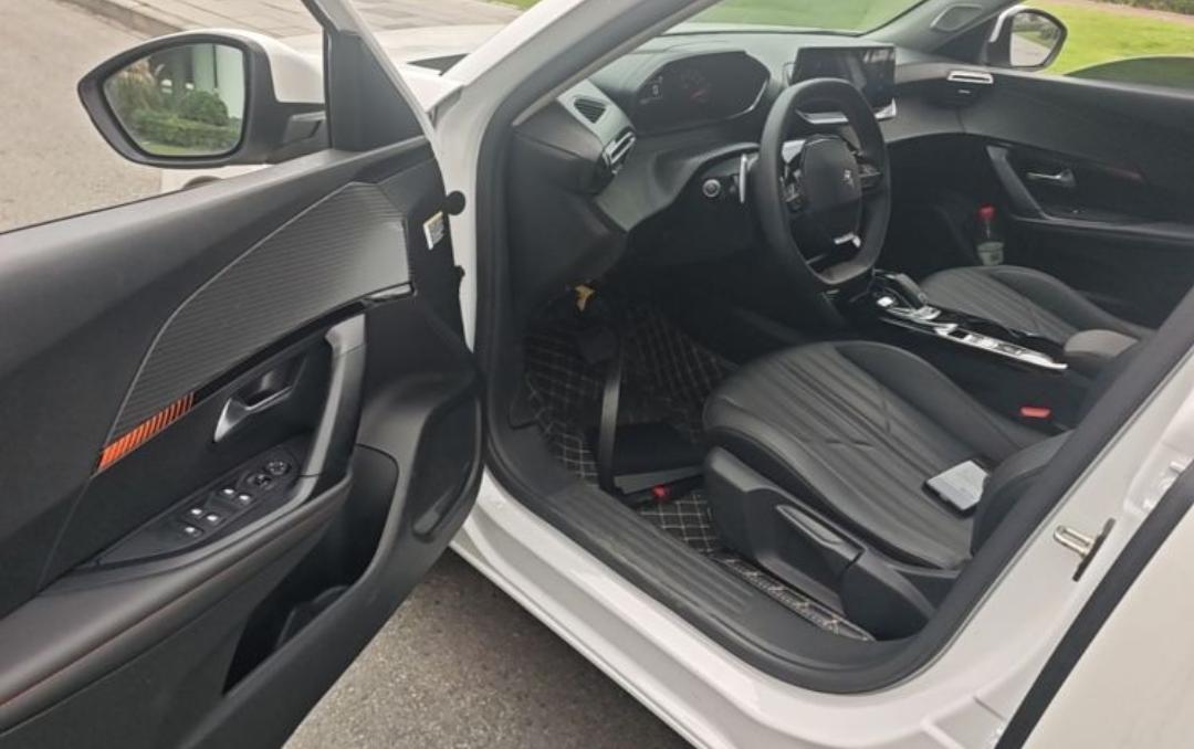 Peugeot 2008 230THPTHE ONE