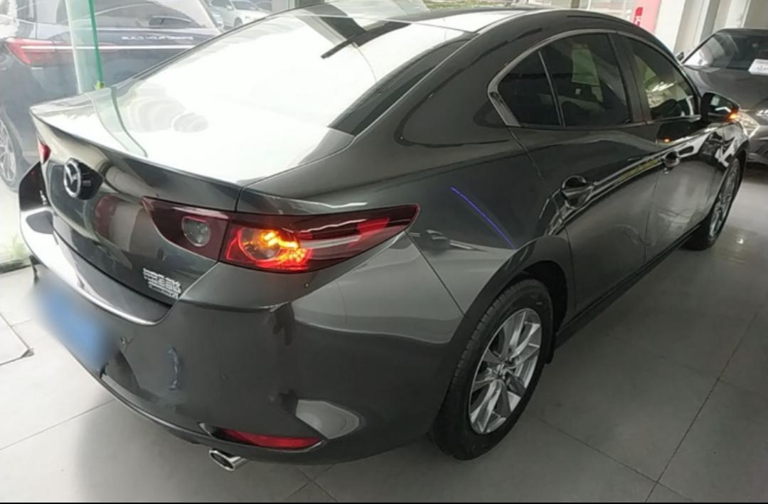 Mazda 3 Axela 2.0L Automatic