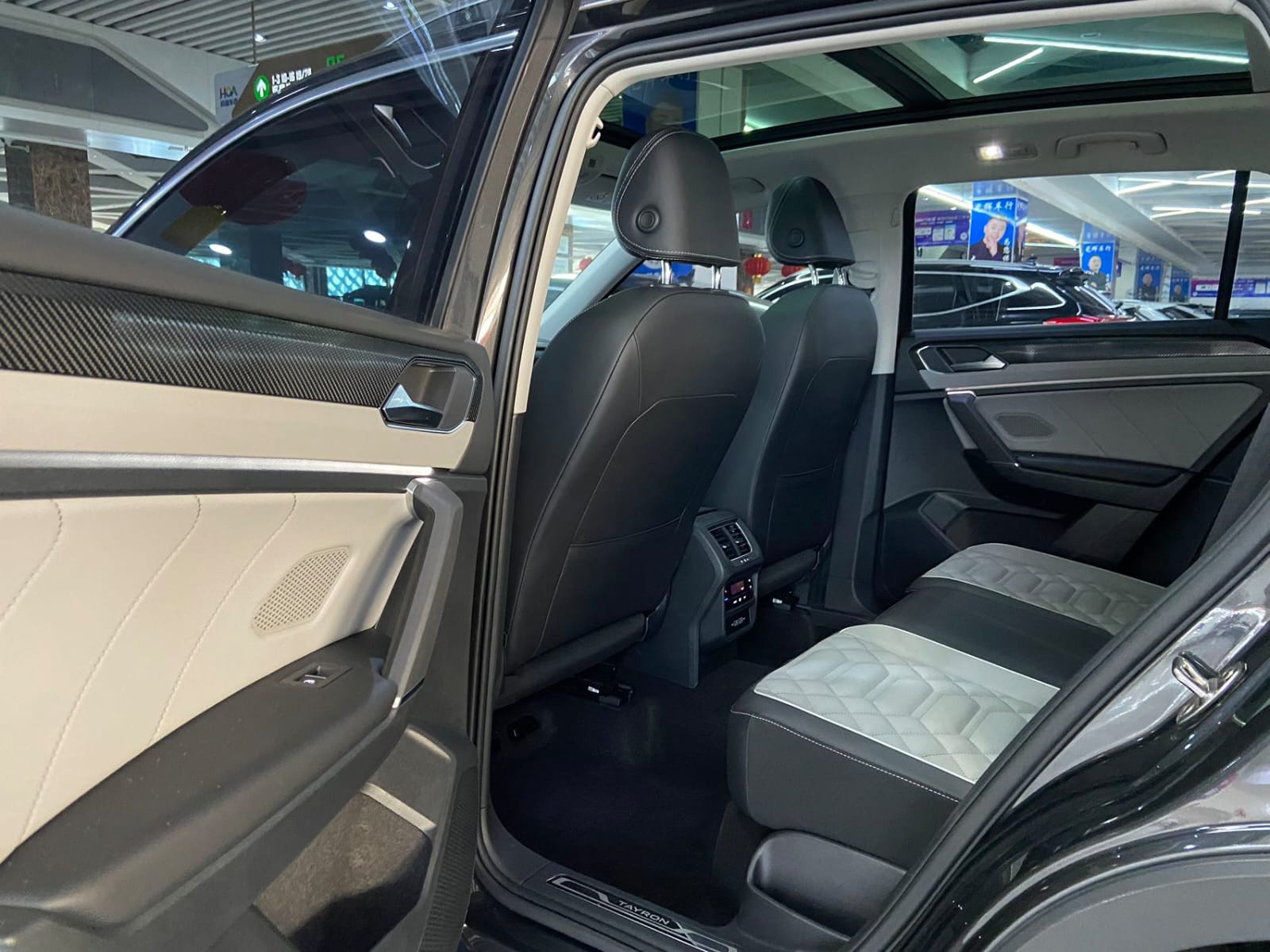 Volkswagen Tayron 280TSI Deluxe PLUS Premium Edition