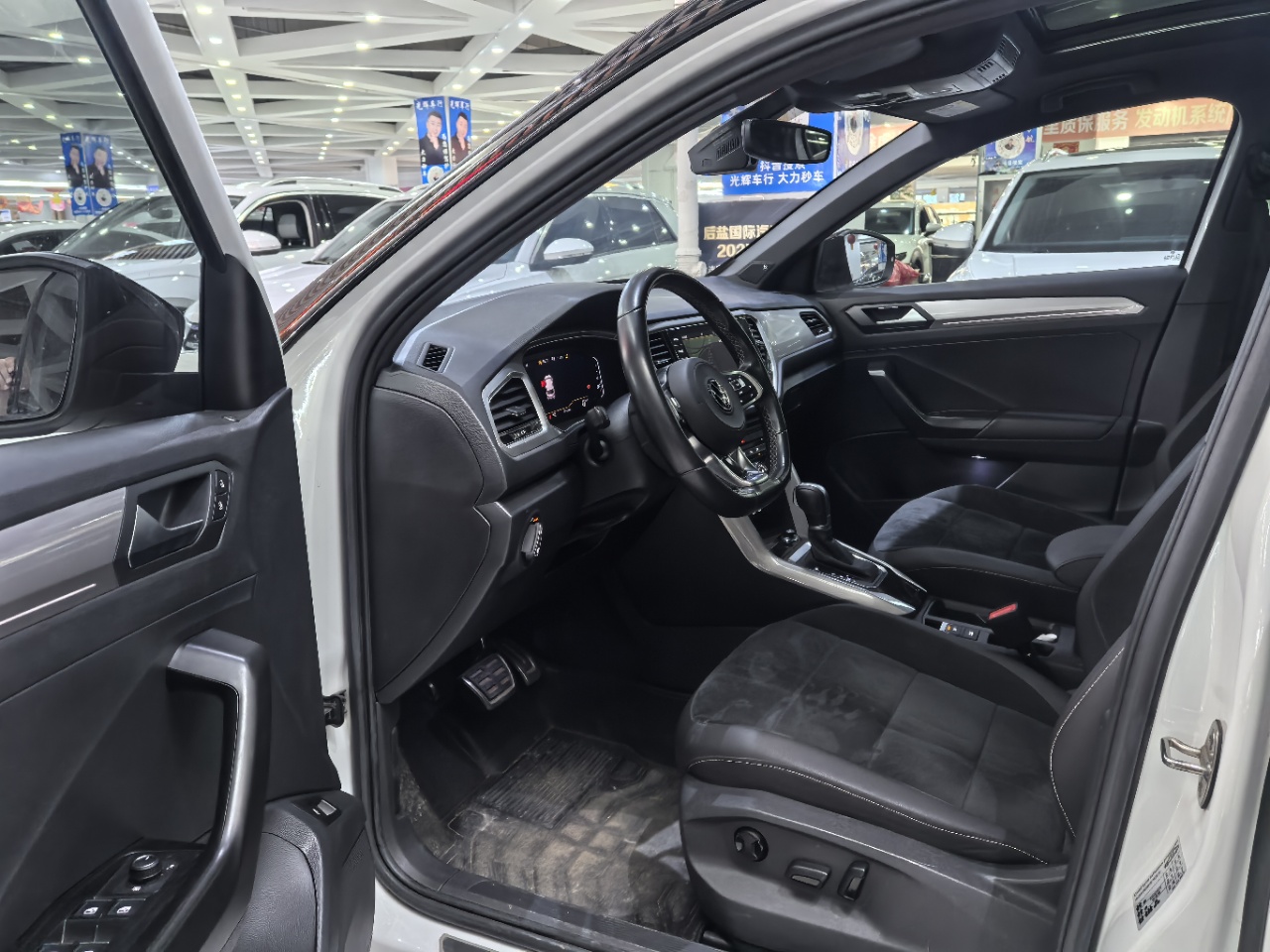 Volkswagen T-Roc Tango 280TSI DSG R-Line Pro PLUS