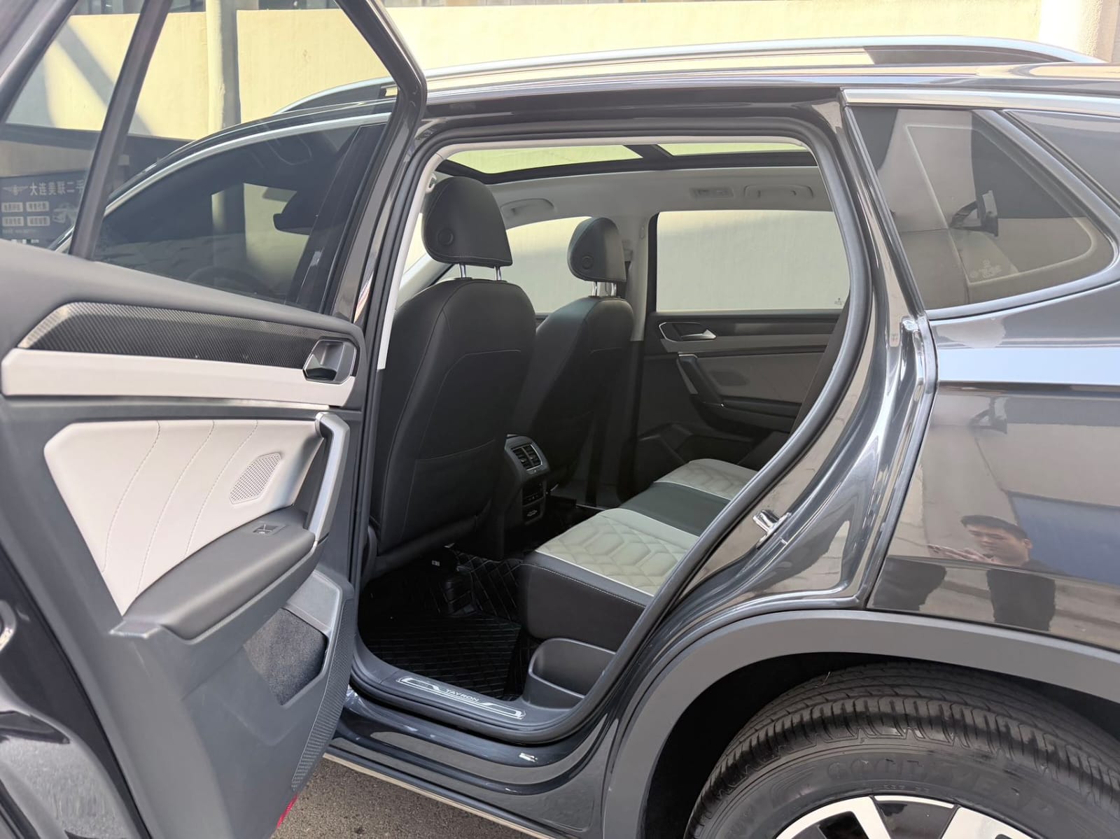 Volkswagen Tayron 280TSI Deluxe PLUS Premium Edition