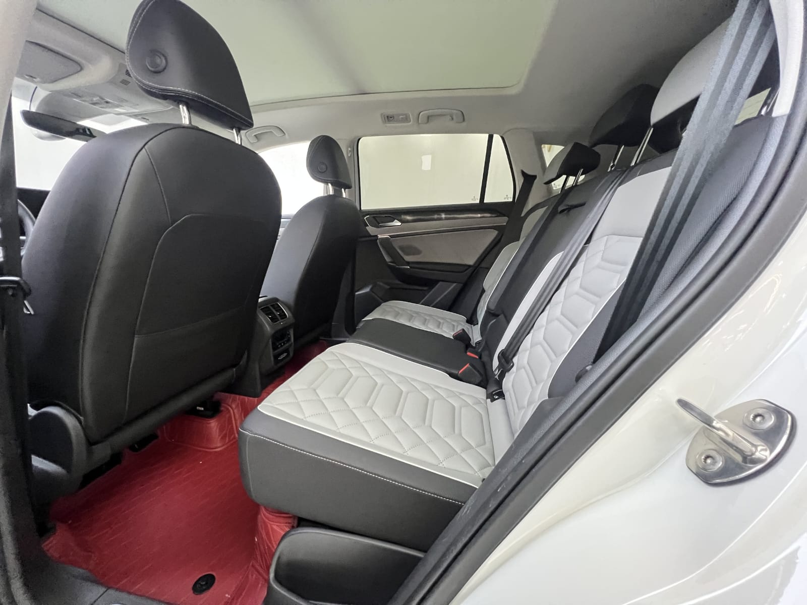 Volkswagen Tayron 280TSI Deluxe Plus Premium Edition