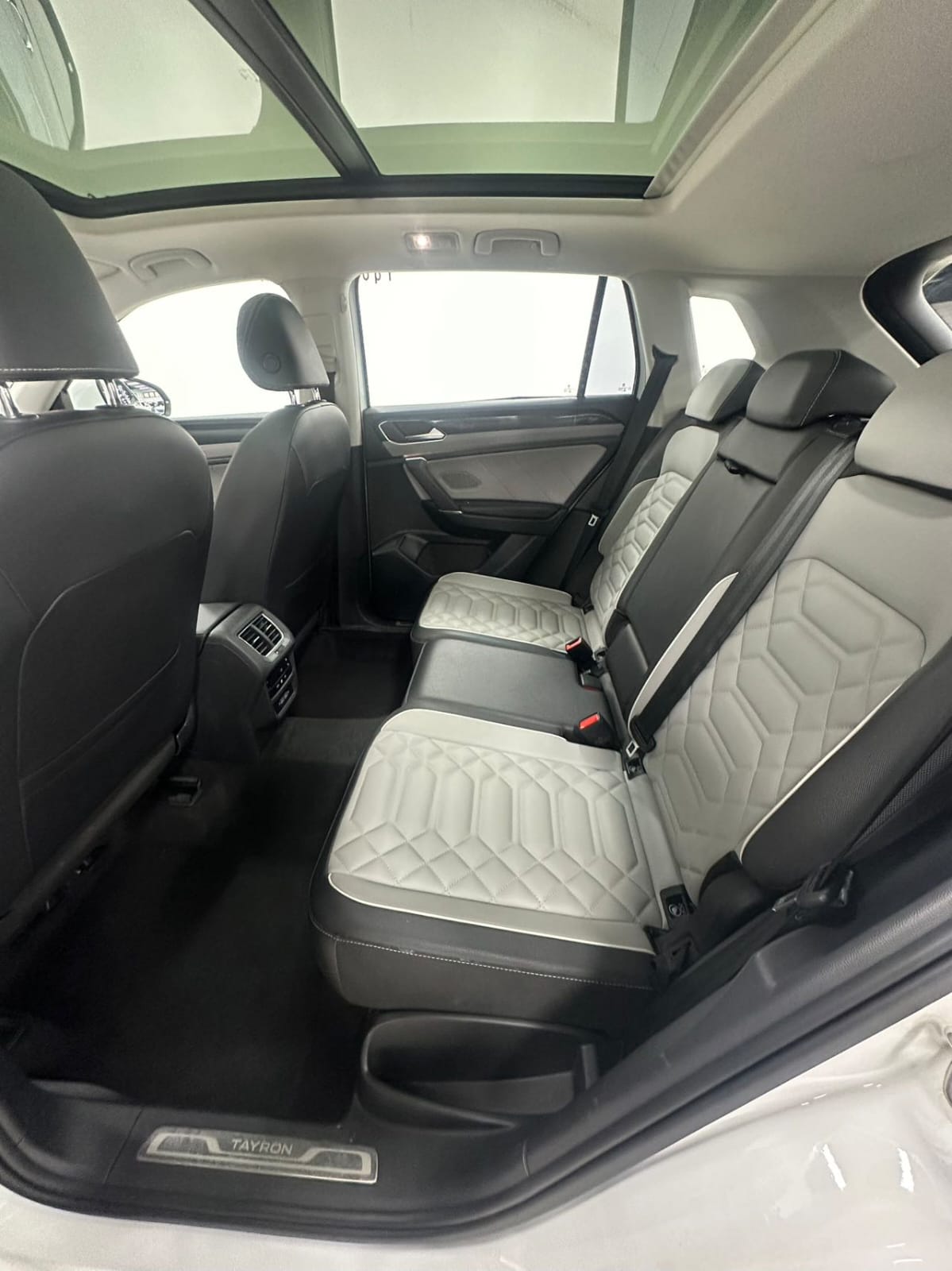 Volkswagen Tayron 280TSI Deluxe Plus Premium Edition