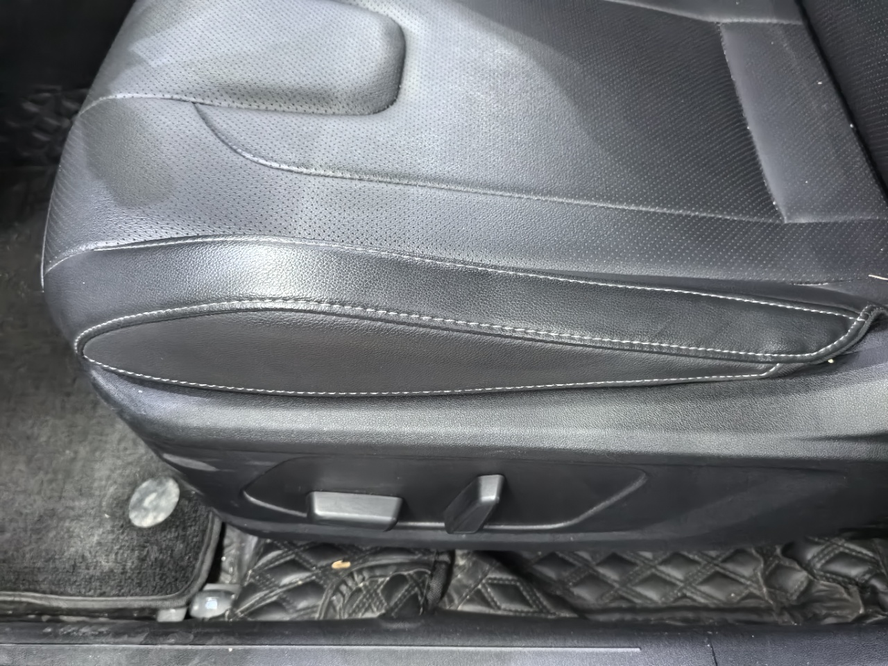 Hyundai Elantra 1.5L CVT LUX Premium Edition