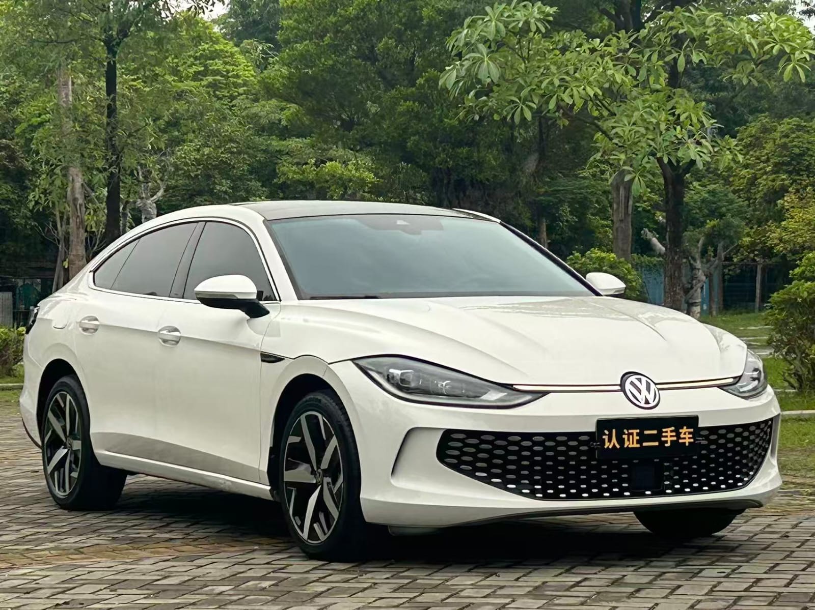 Volkswagen Lamando L 280TSI Cool Hot Edition