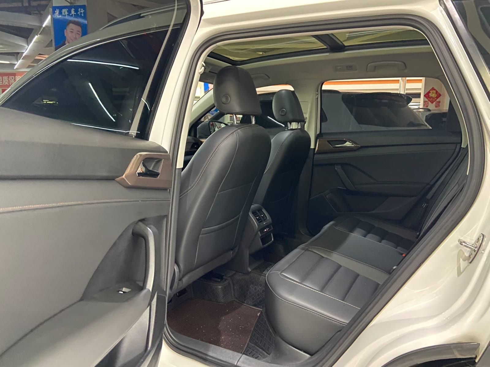 Volkswagen Tharu 280TSI Deluxe Edition