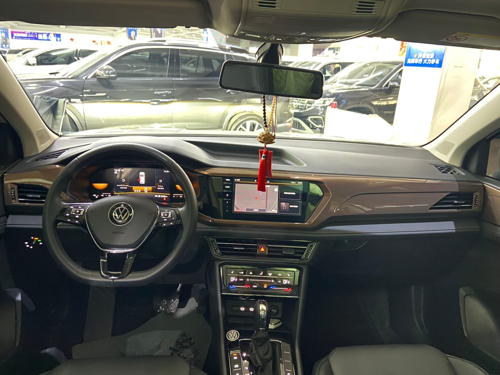 Volkswagen Tharu 280TSI Deluxe Edition