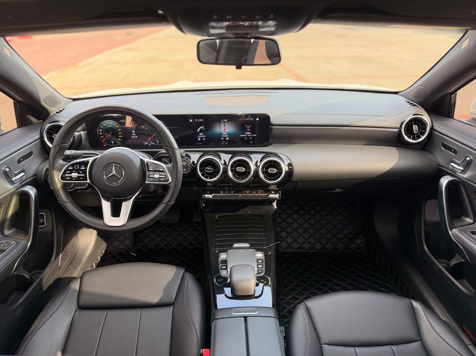 Mercedes-Benz A180L