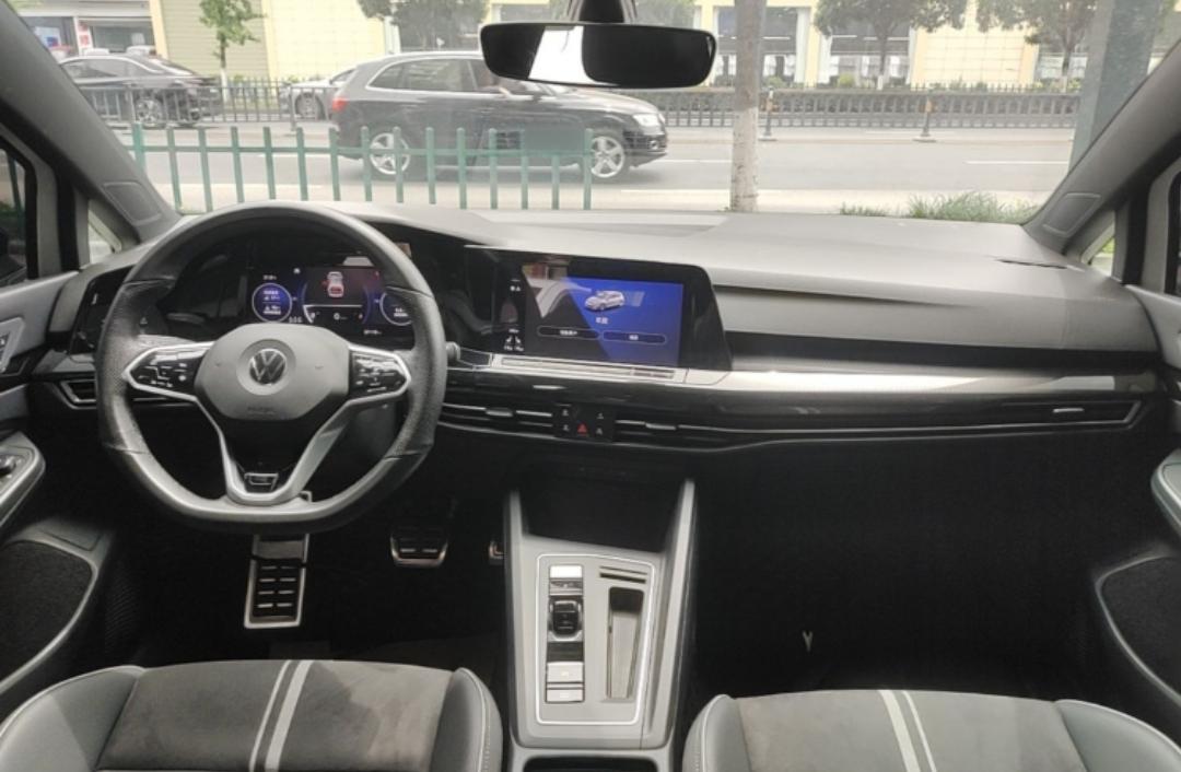Volkswagen Golf 280TSI DSG R-Line
