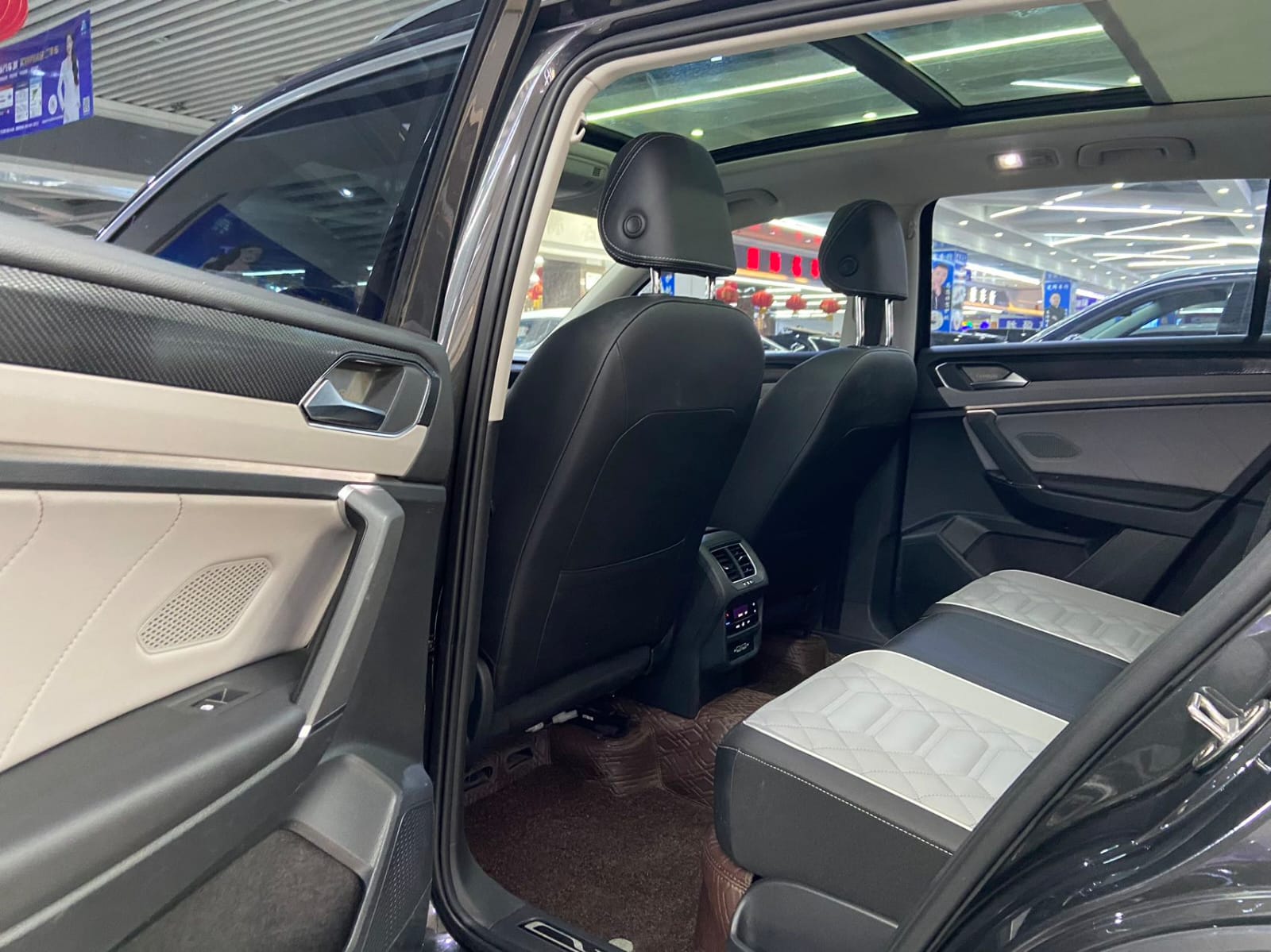Volkswagen Tayron 280TSI Deluxe PLUS Premium Edition