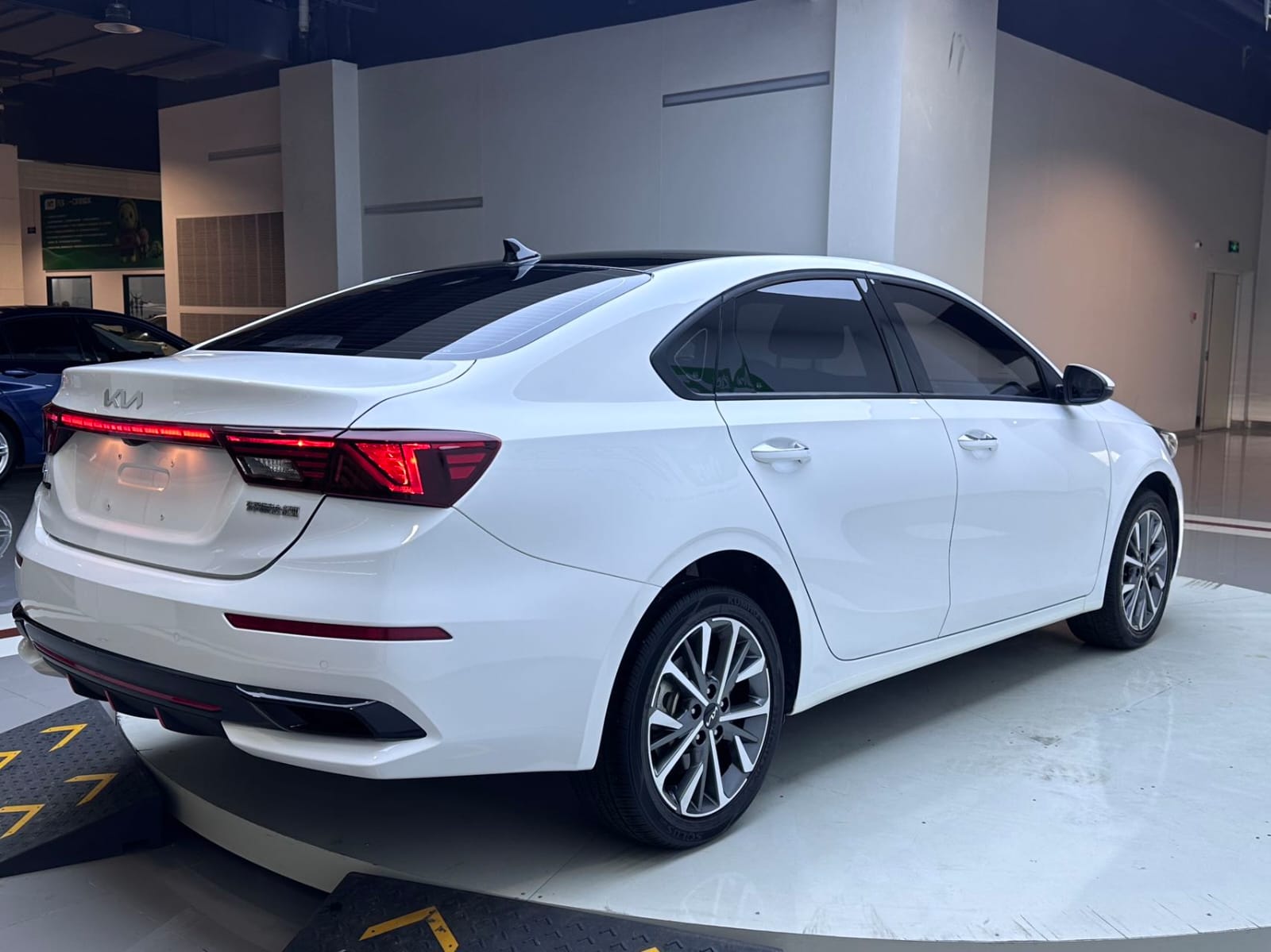 Kia K3 1.4T DCT GT-Line Connected Edition