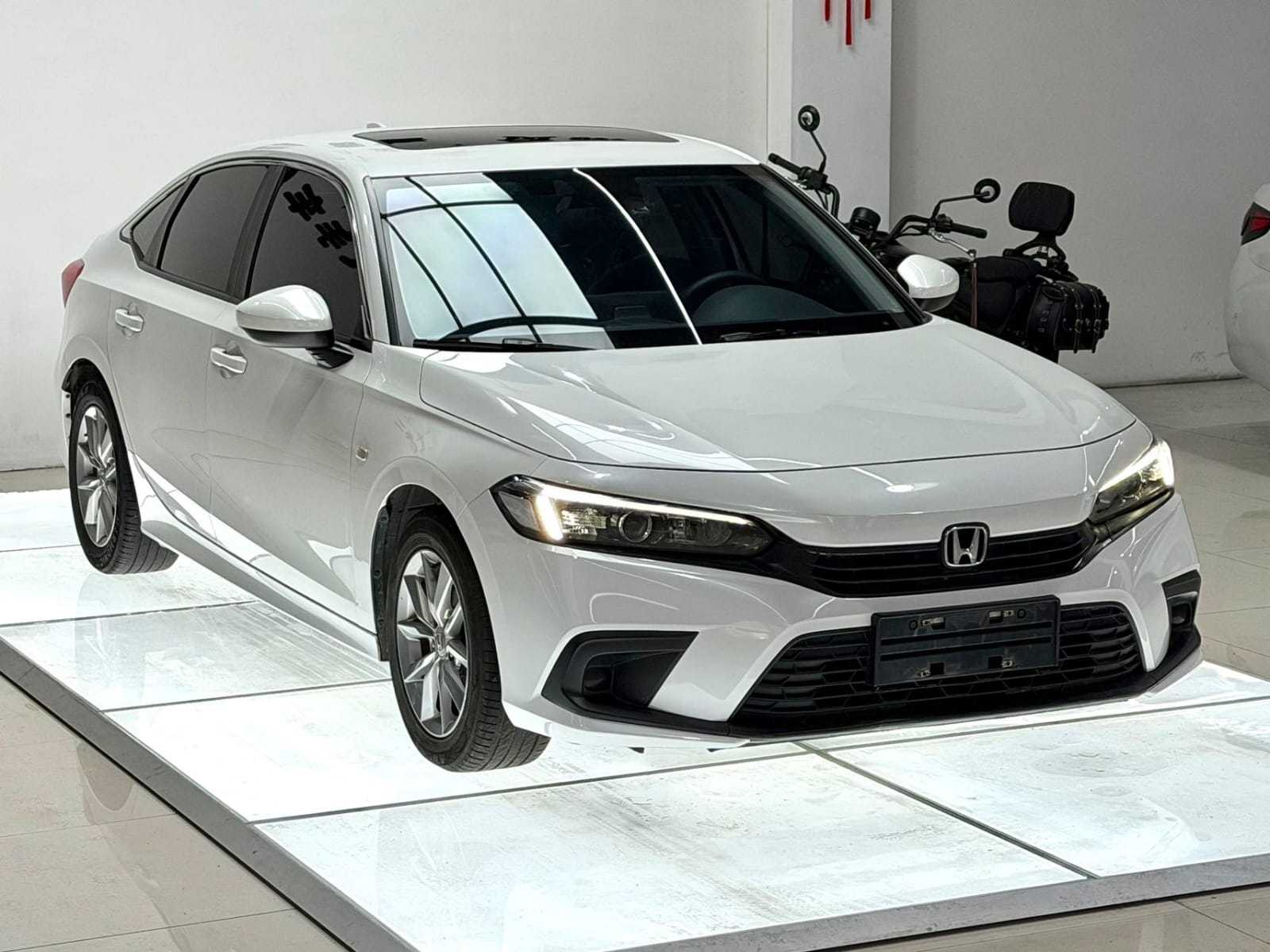 Honda Civic 180TURBO CVT