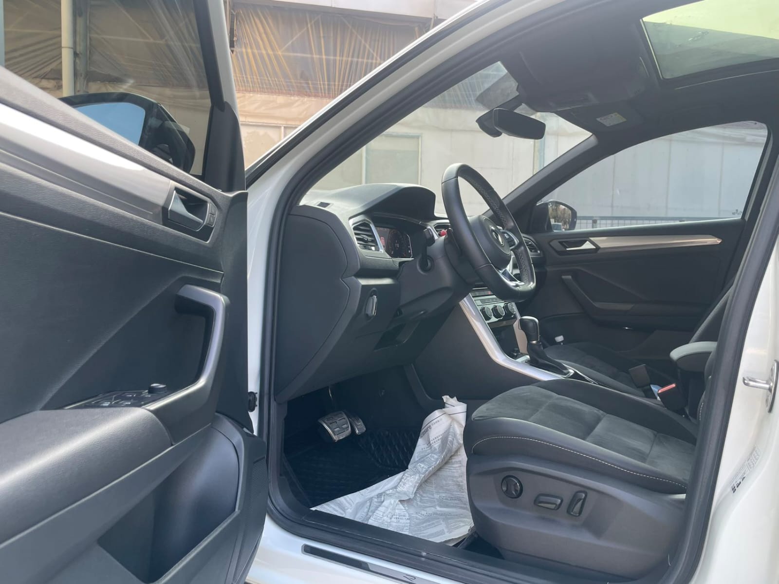 Volkswagen T-ROC Tango 280TSI DSG R-Line Pro PLUS