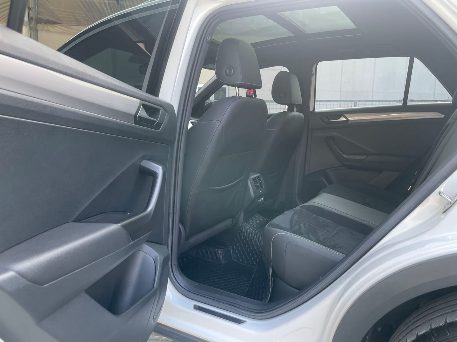 Volkswagen T-ROC Tango 280TSI DSG R-Line Pro PLUS