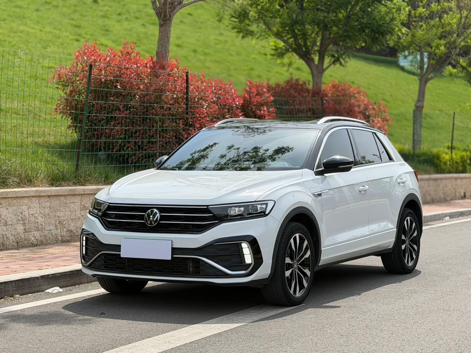 Volkswagen T-ROC Tango 280TSI DSG R-Line Pro PLUS
