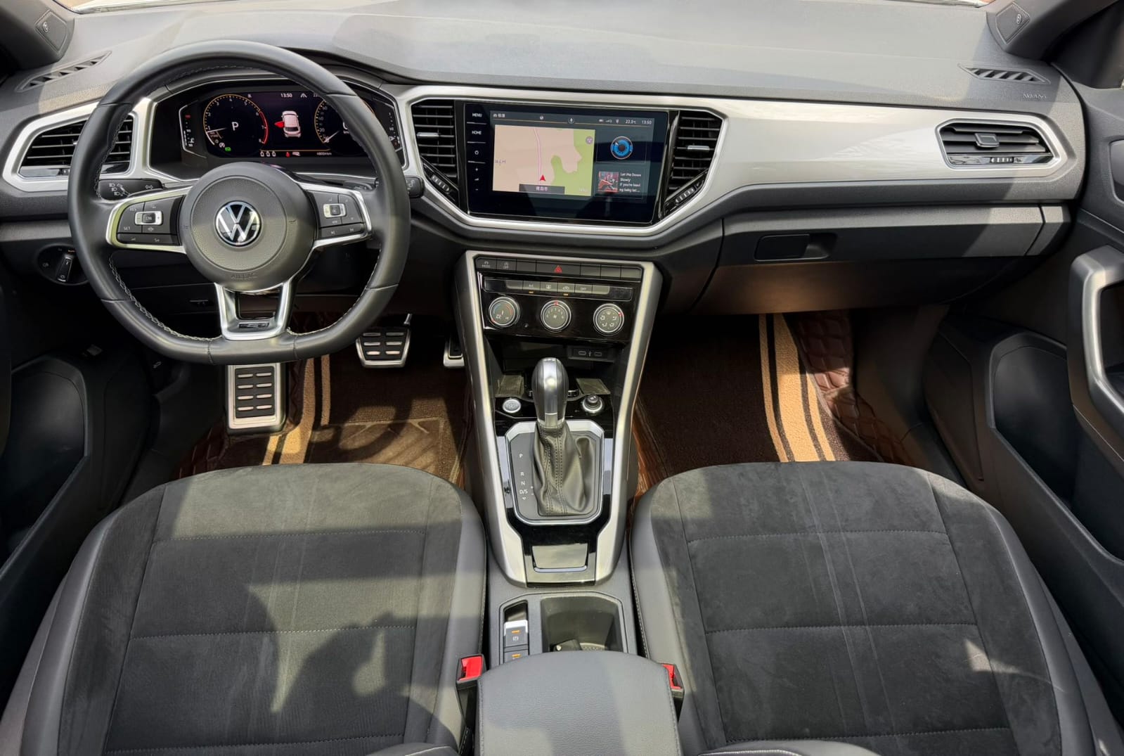 Volkswagen T-ROC Tango 280TSI DSG R-Line Pro PLUS