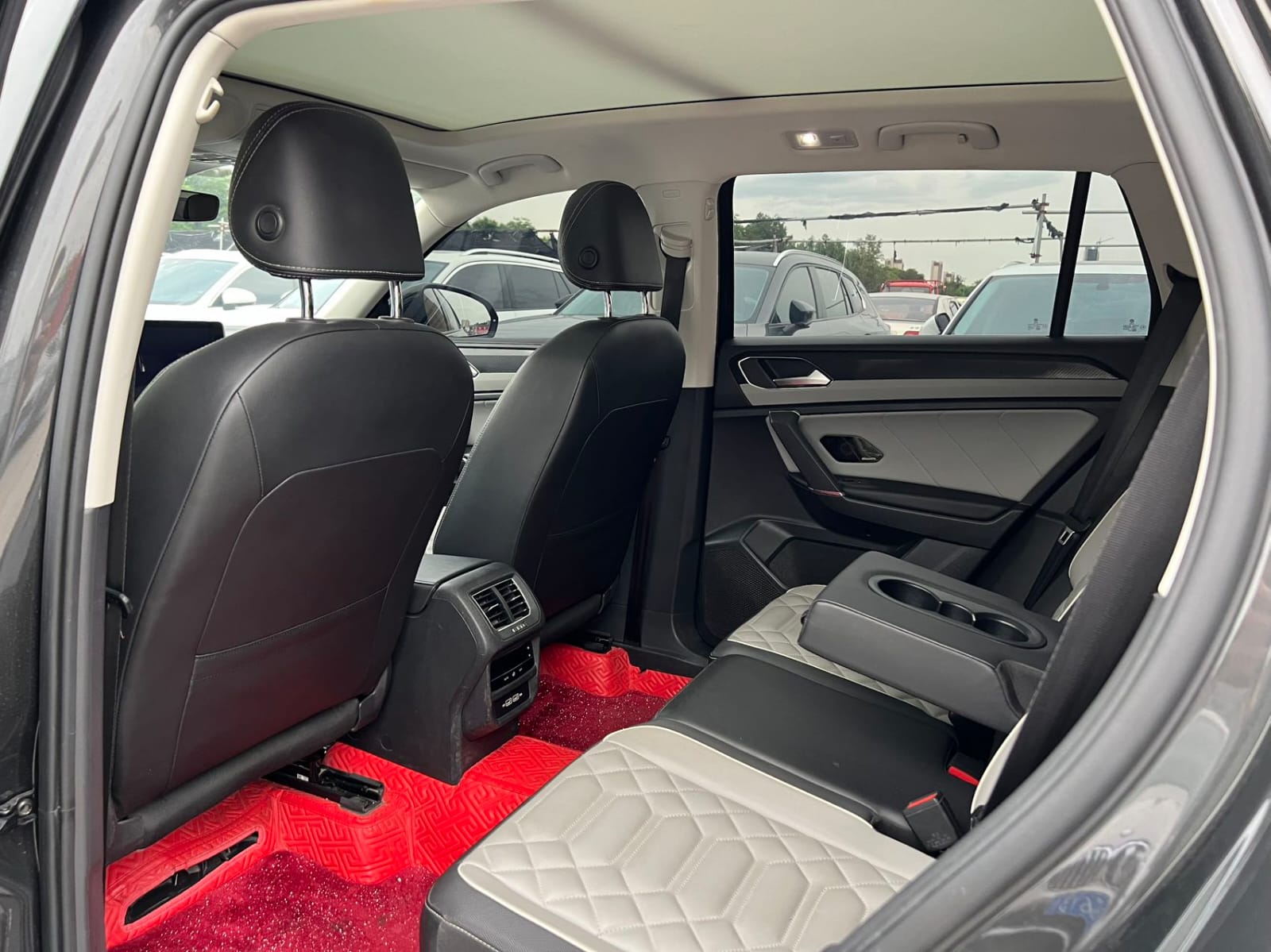 Volkswagen Tayron 280TSI Deluxe Plus Premium Edition