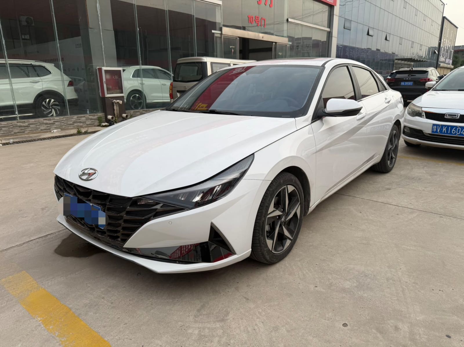 Hyundai Elantra 1.5L CVT LUX Premium Edition