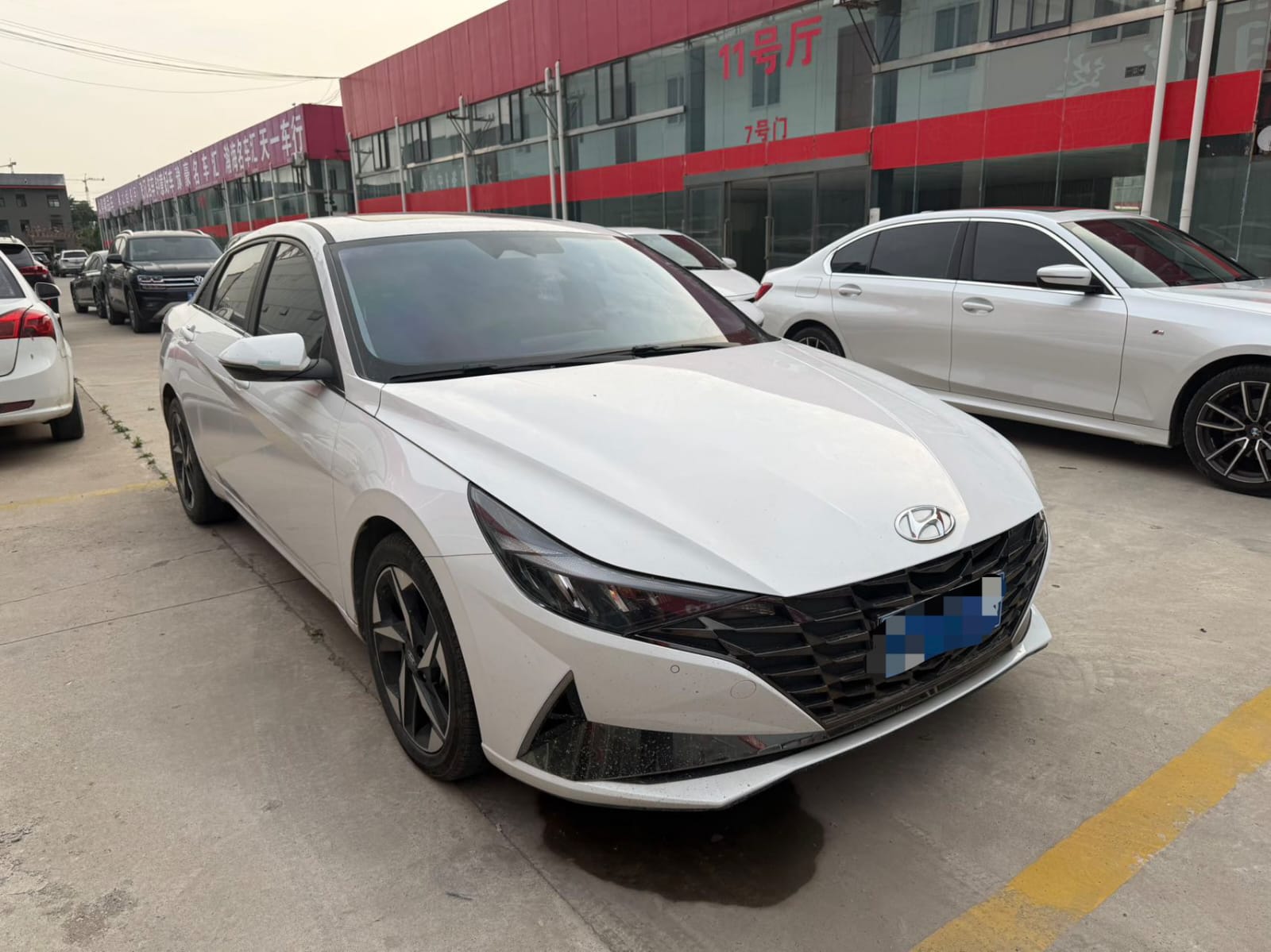 Hyundai Elantra 1.5L CVT LUX Premium Edition