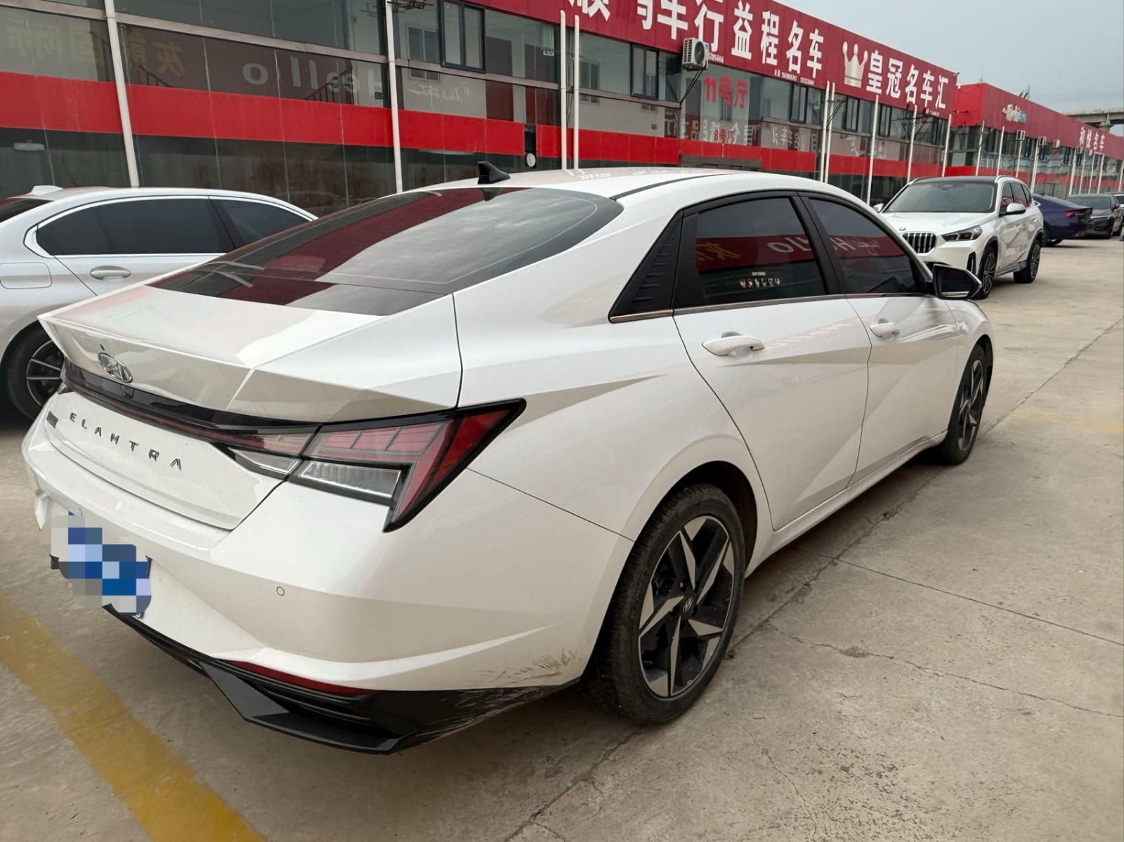 Hyundai Elantra 1.5L CVT LUX Premium Edition