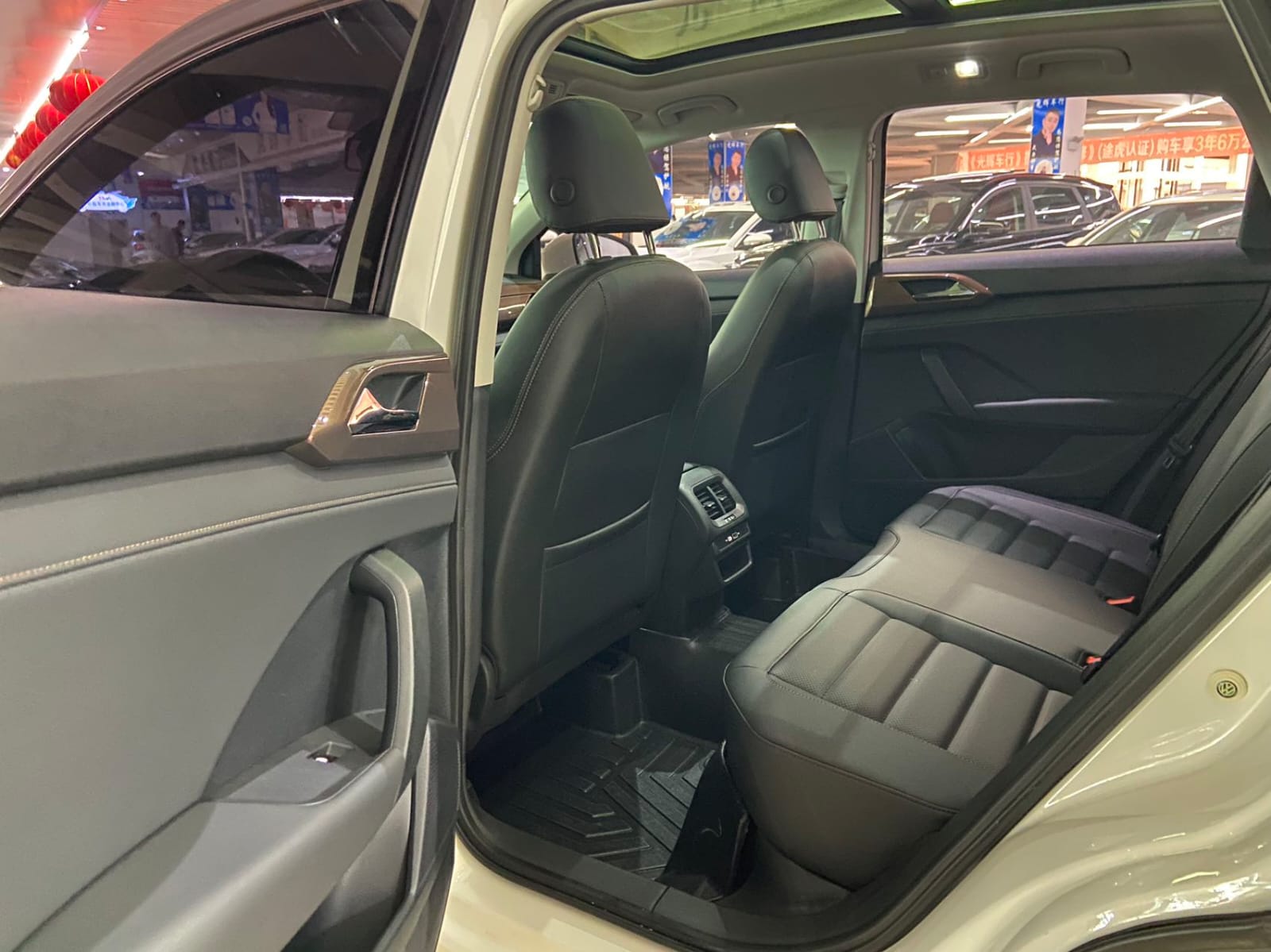 Volkswagen Tharu 280TSI Deluxe Edition