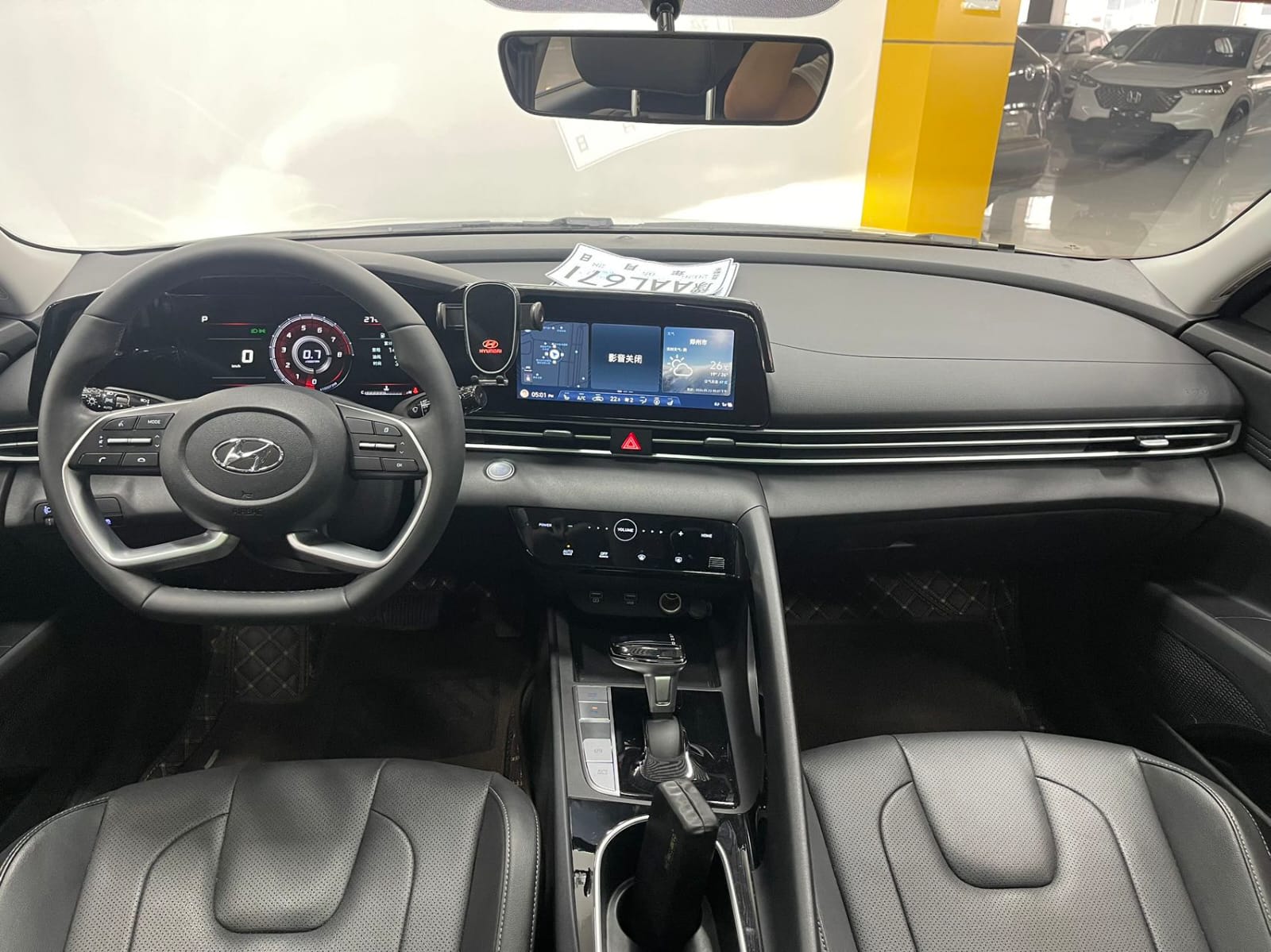 Hyundai Elantra 1.5L CVT LUX Premium Edition