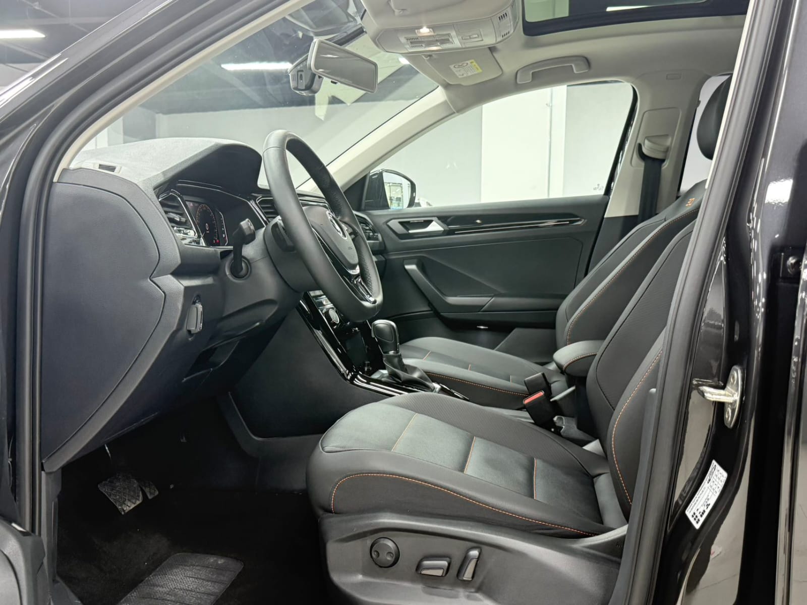 Volkswagen T-ROC Tango 280TSI DSG Comfort Intelligent Union (30th Anniversary) Edition