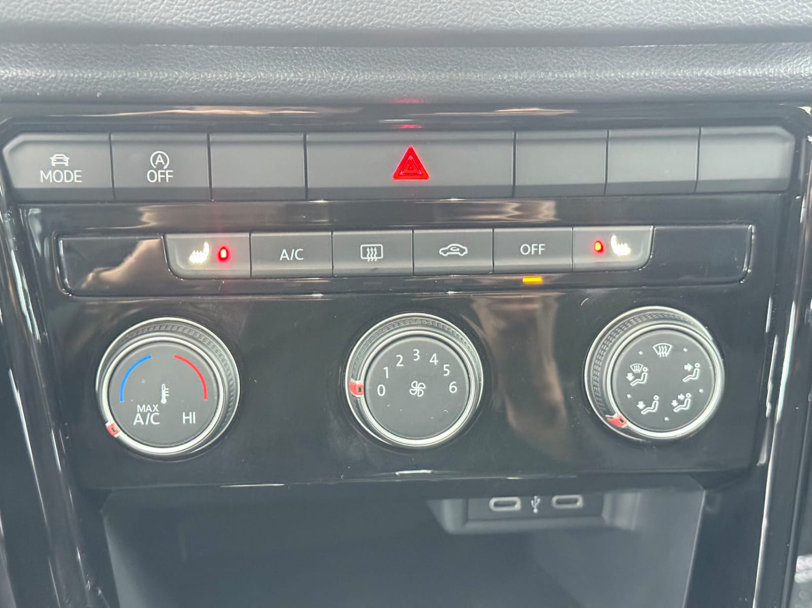 Volkswagen T-ROC Tango 280TSI DSG Comfort Intelligent Union (30th Anniversary) Edition