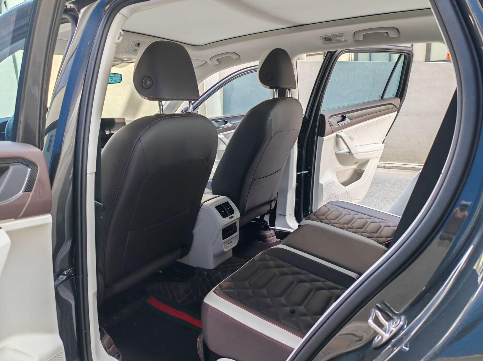 Volkswagen Tayron 280TSI Premium Edition