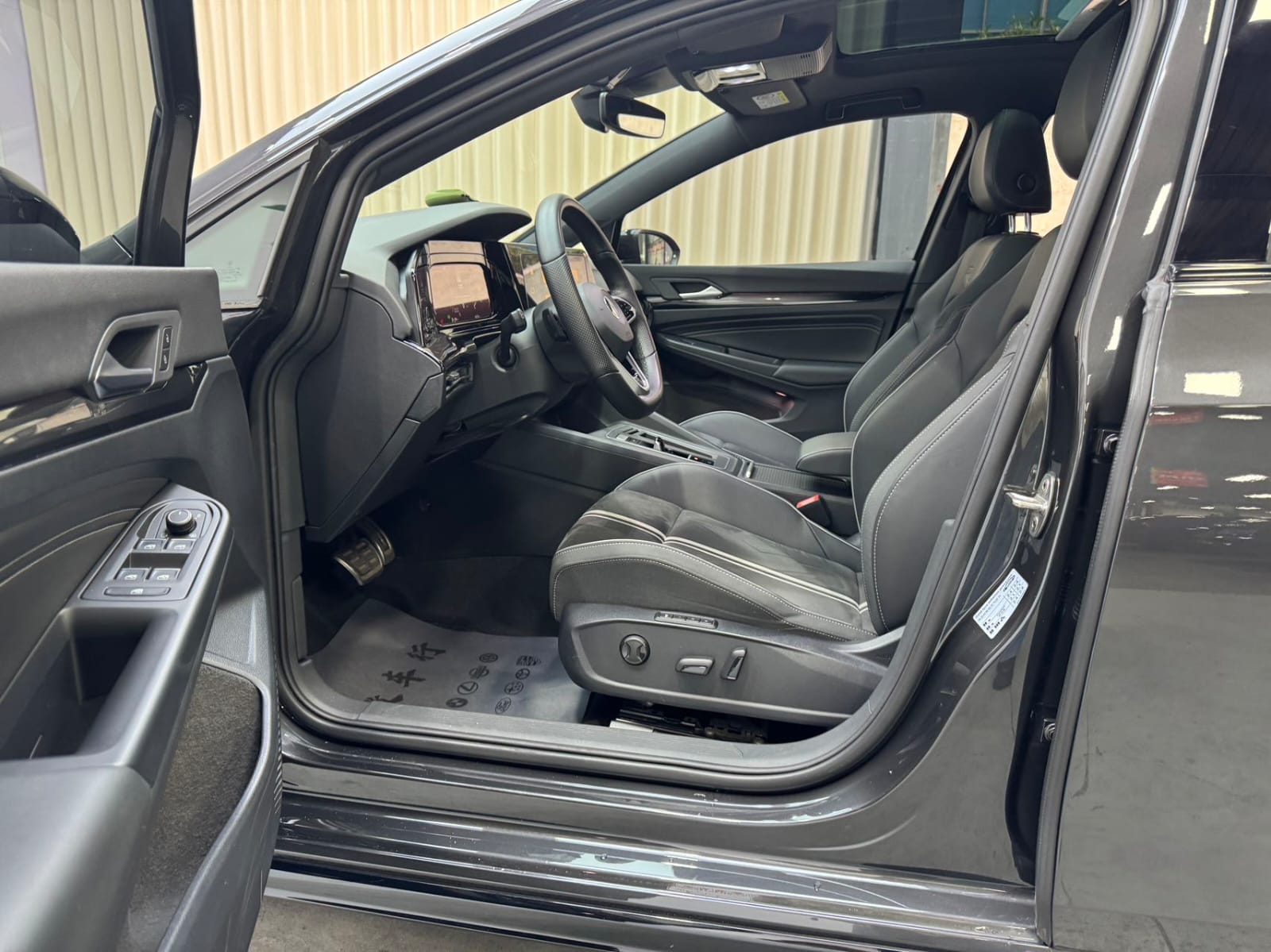 Volkswagen Golf 280TSI DSG R-Line
