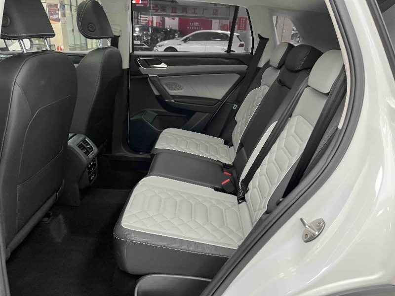 Volkswagen Tayron 280TSI Deluxe Plus Premium Edition