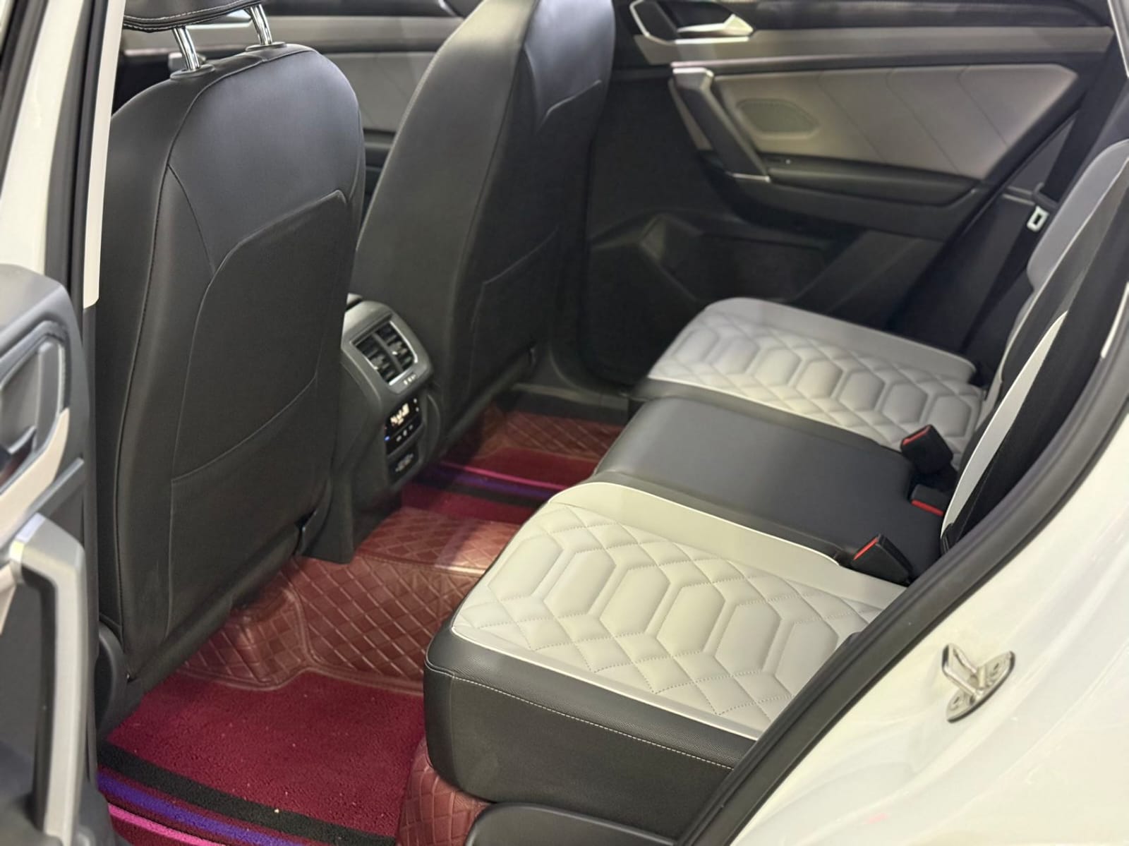 Volkswagen Tayron 280TSI Deluxe Plus Premium Edition
