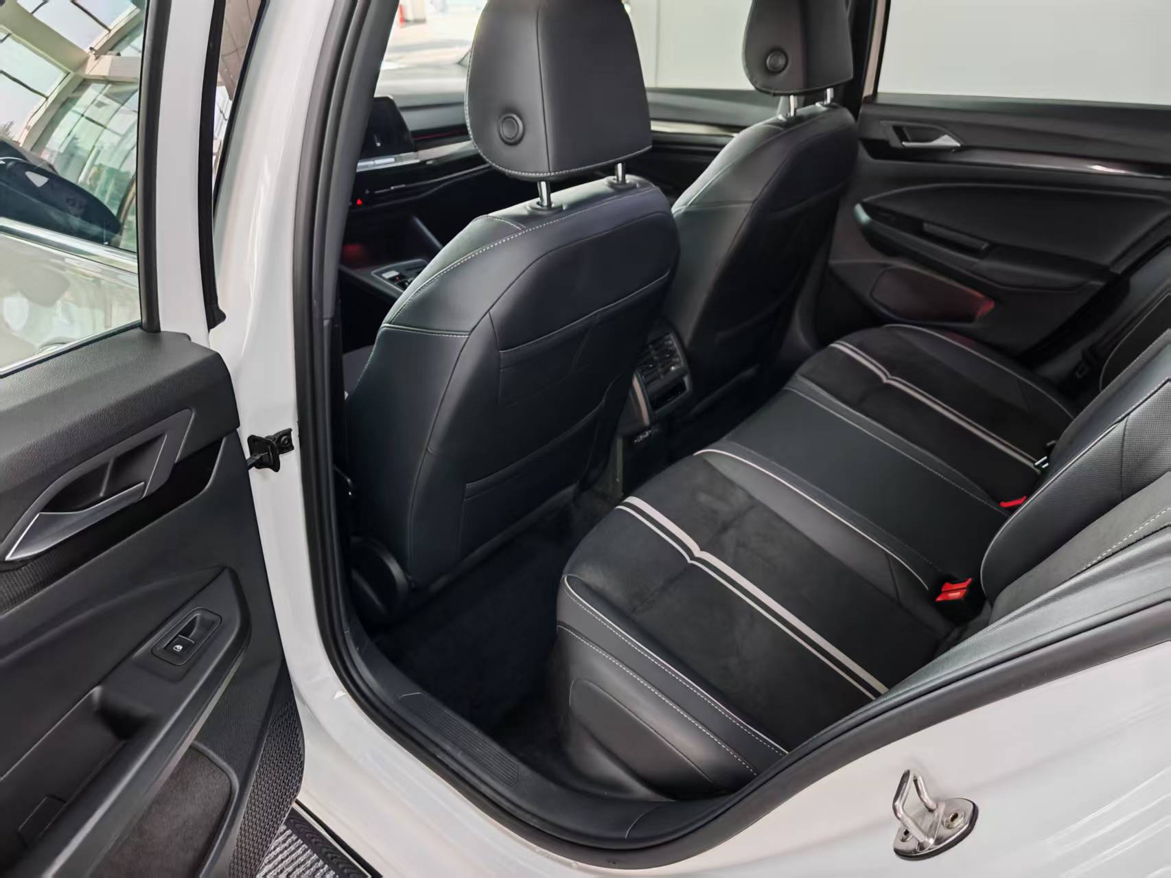 Volkswagen Golf 280TSI DSG R-Line