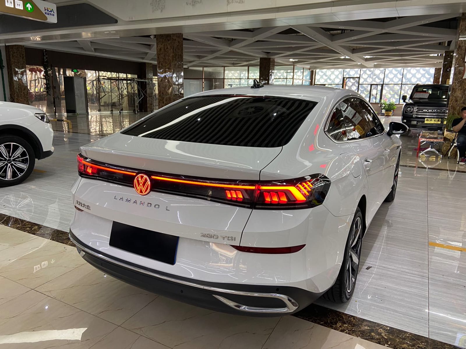Volkswagen Lamando L 280TSI DSG Cool Hot Version