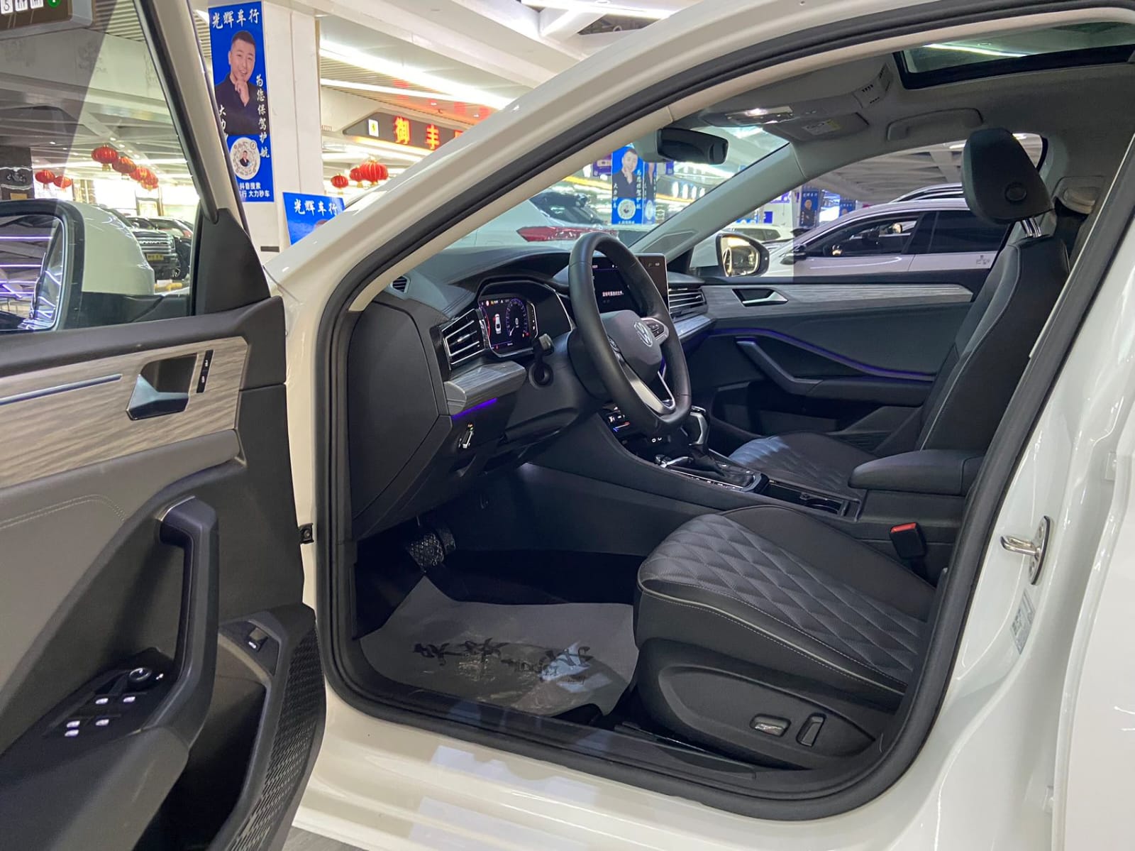 Volkswagen Sagitar 280TSI DSG Overpass Edition