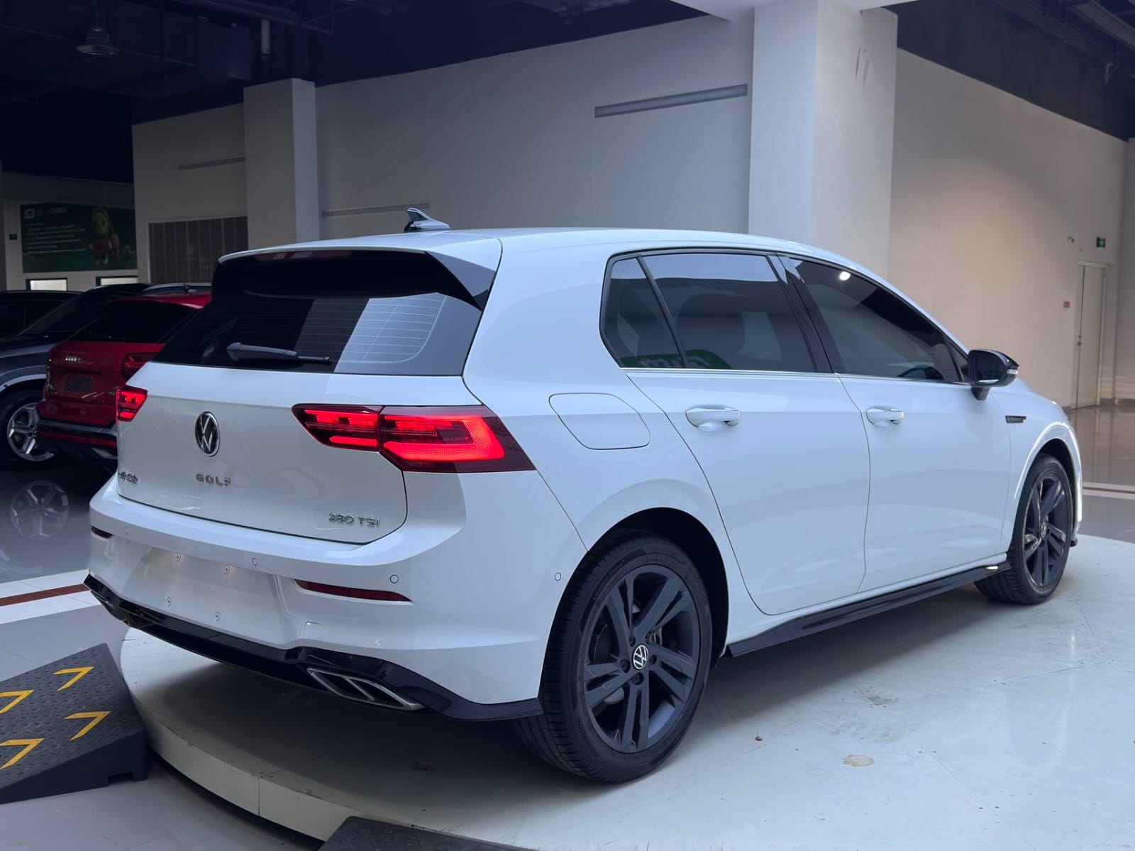 Volkswagen Golf 280TSI DSG R-Line
