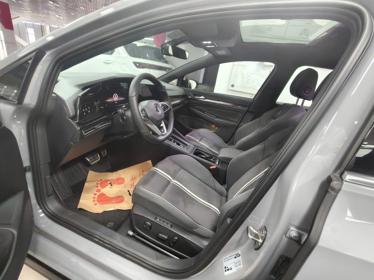 Volkswagen Golf 1.4T R-Line Life
