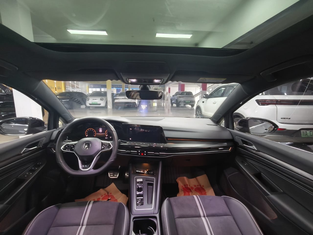 Volkswagen Golf 1.4T R-Line Life