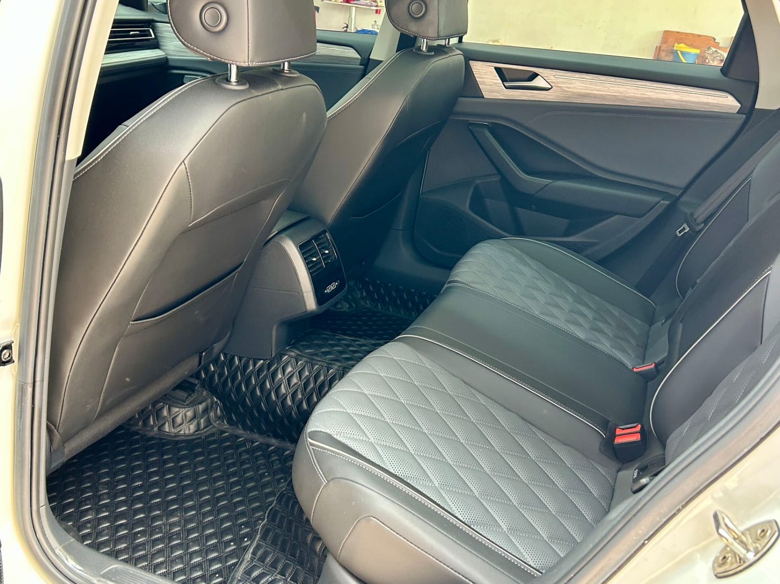 Volkswagen Sagitar  280TSI DSG Premium Edition Plus