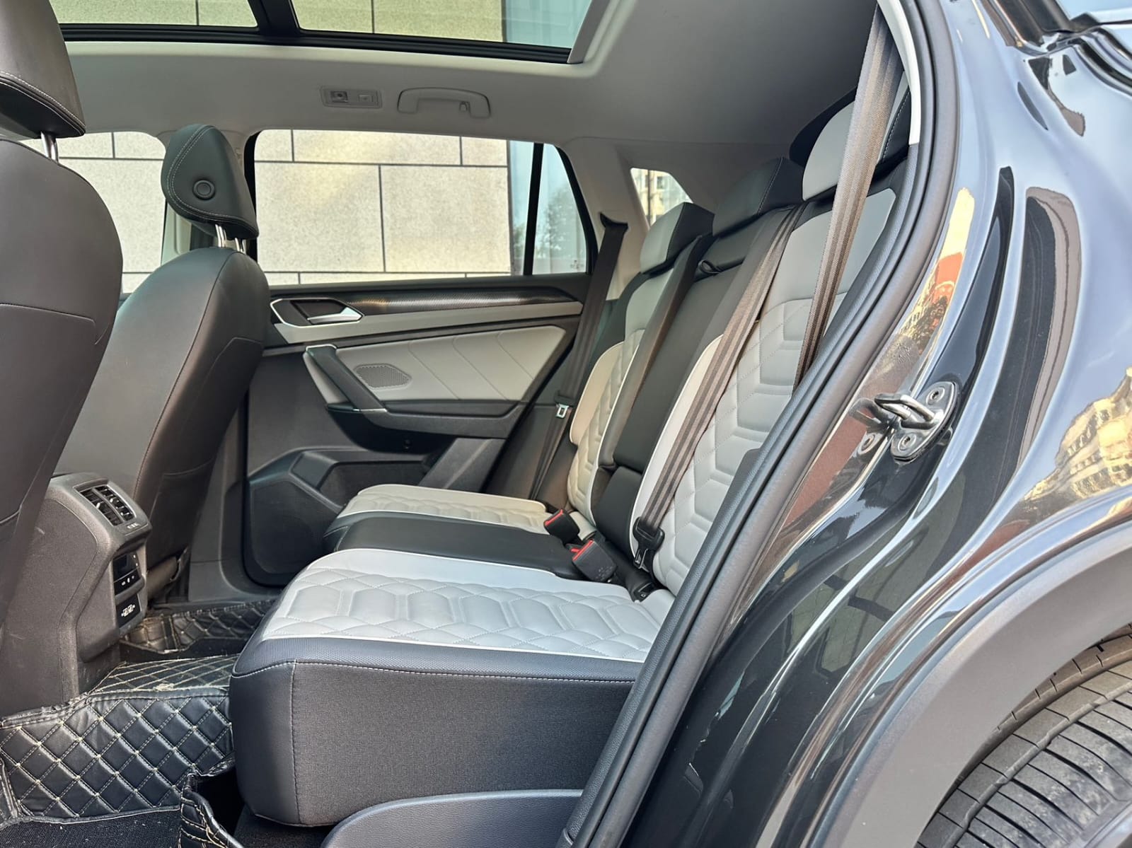 Volkswagen Tayron 280TSI Deluxe Plus Premium Edition