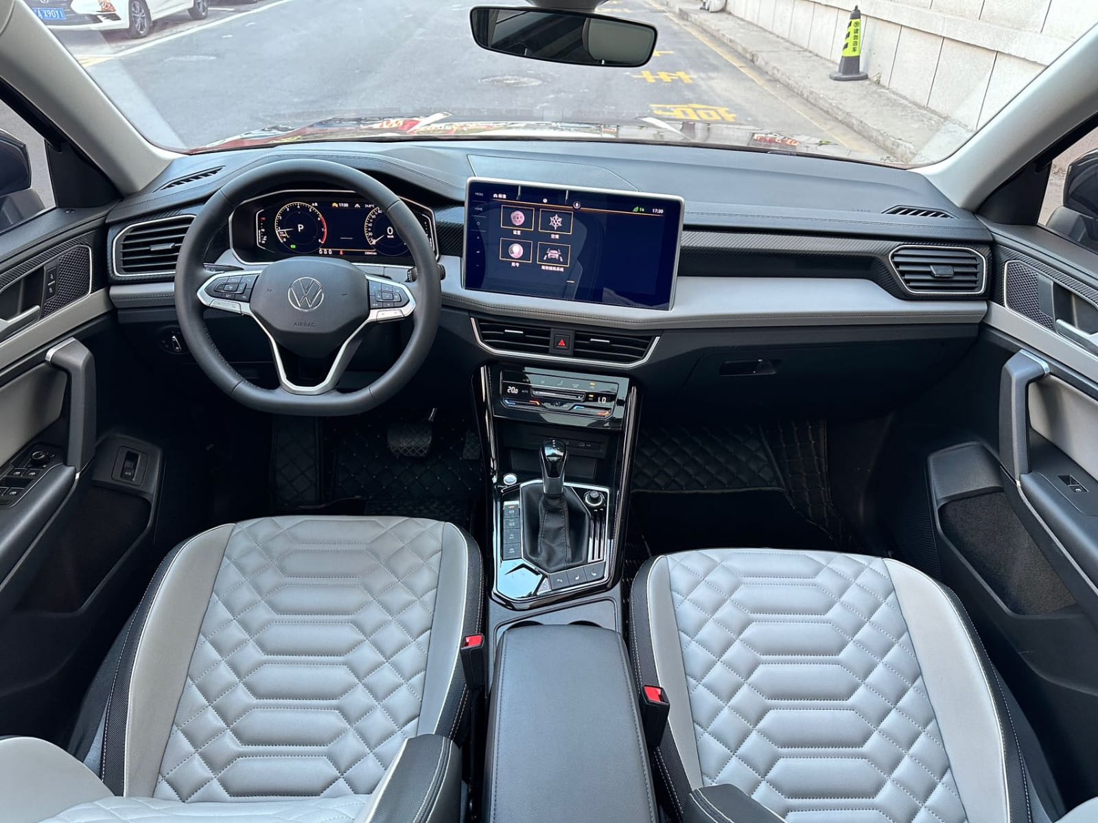 Volkswagen Tayron 280TSI Deluxe Plus Premium Edition